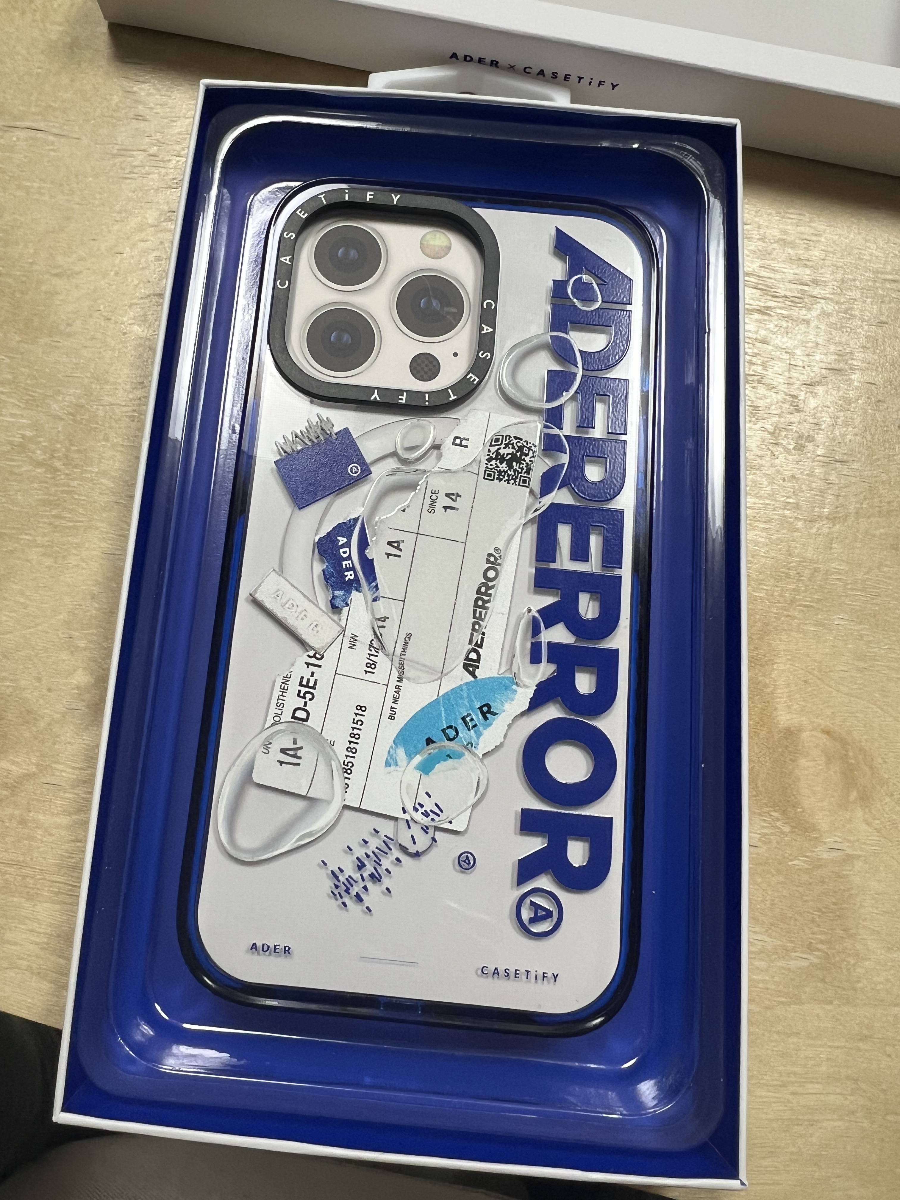 Casetify x Ader Error iPhone Sticker Magsafe Case Clear 착용 스타일 - 2