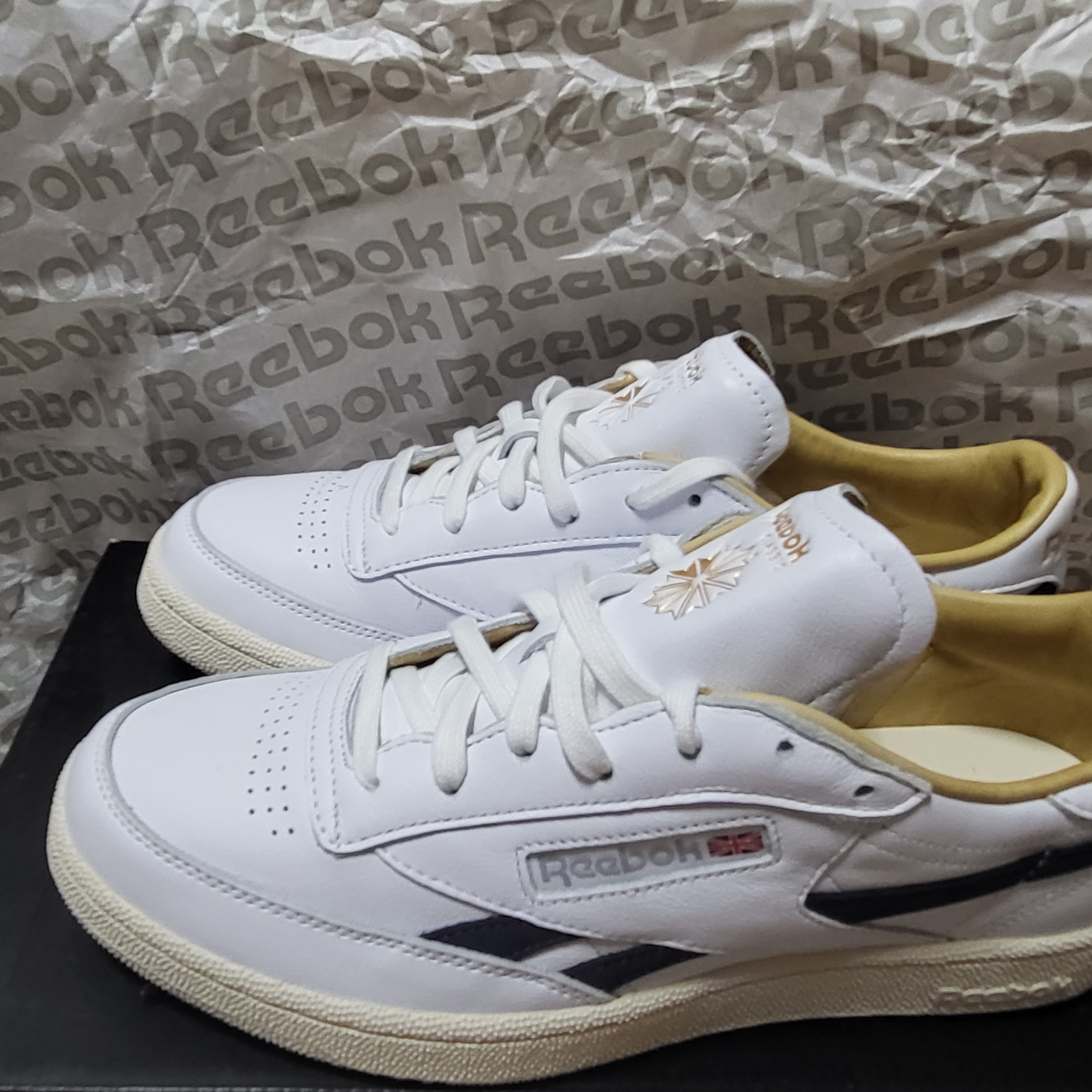 Reebok Club C Revenge Mu White Purple Delirium 착용 스타일 - 3