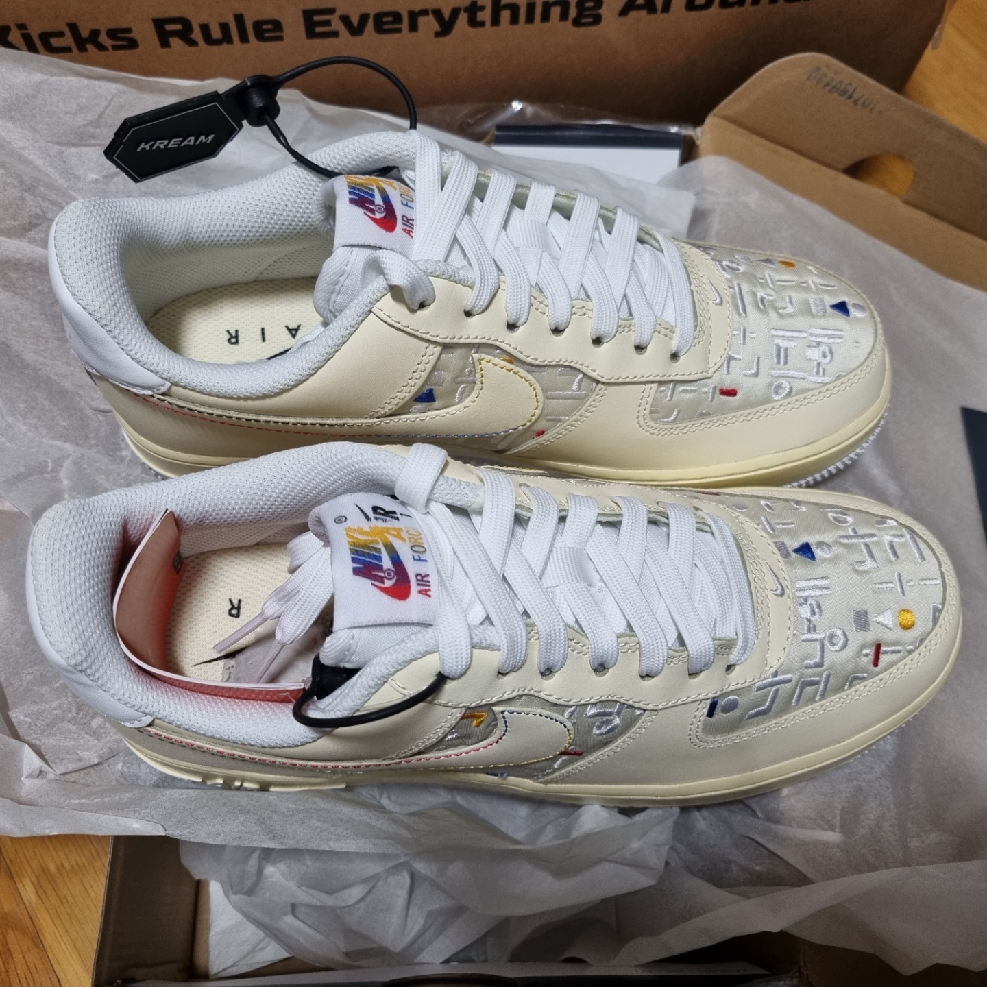 (W) Nike Air Force 1 '07 LV8 Hangul Day 착용 스타일
