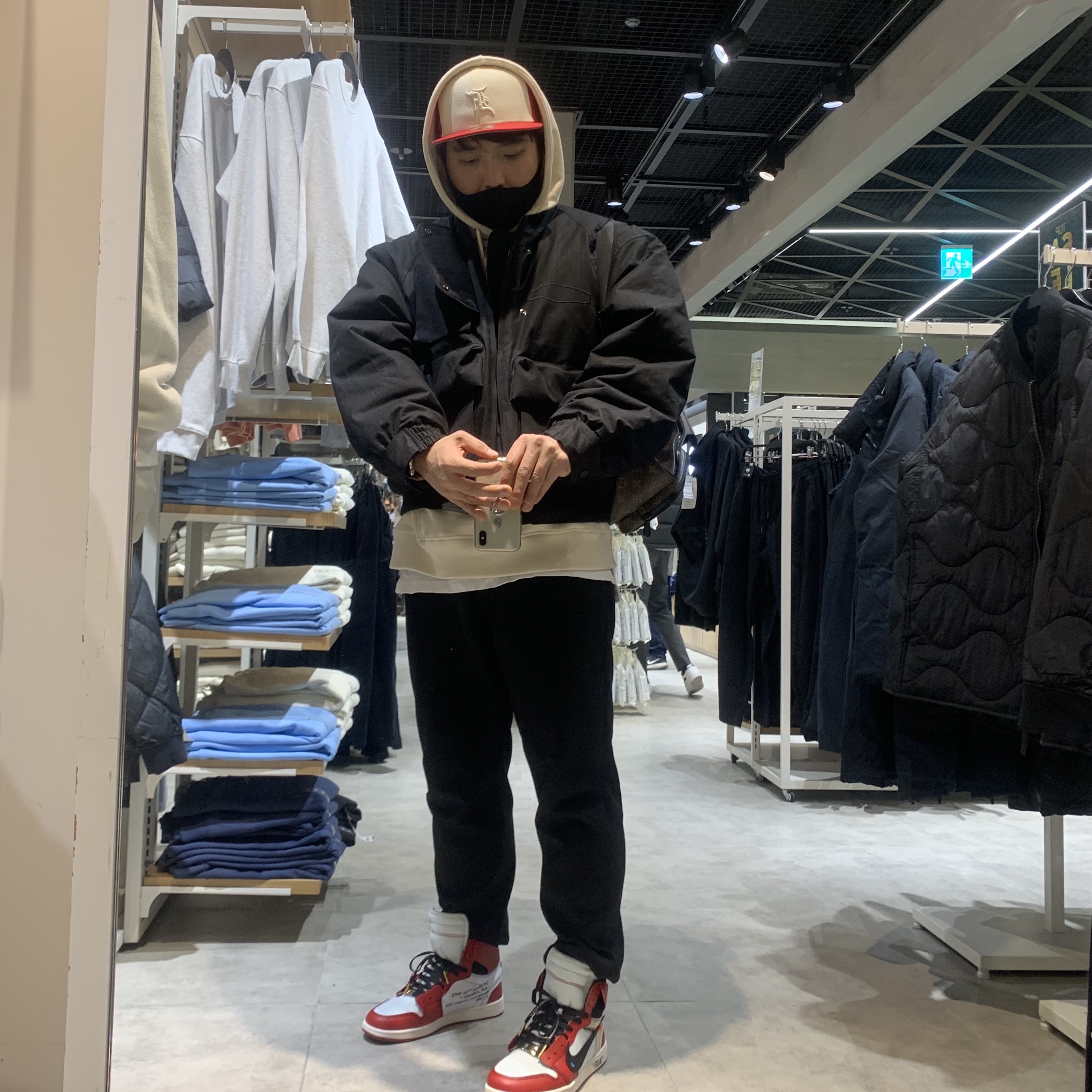 Jordan 1 x Off-White Retro High Chicago The Ten, Wooyoungmi Red Back Logo Hooded Sweatshirt Beige - 22SS 착용 스타일