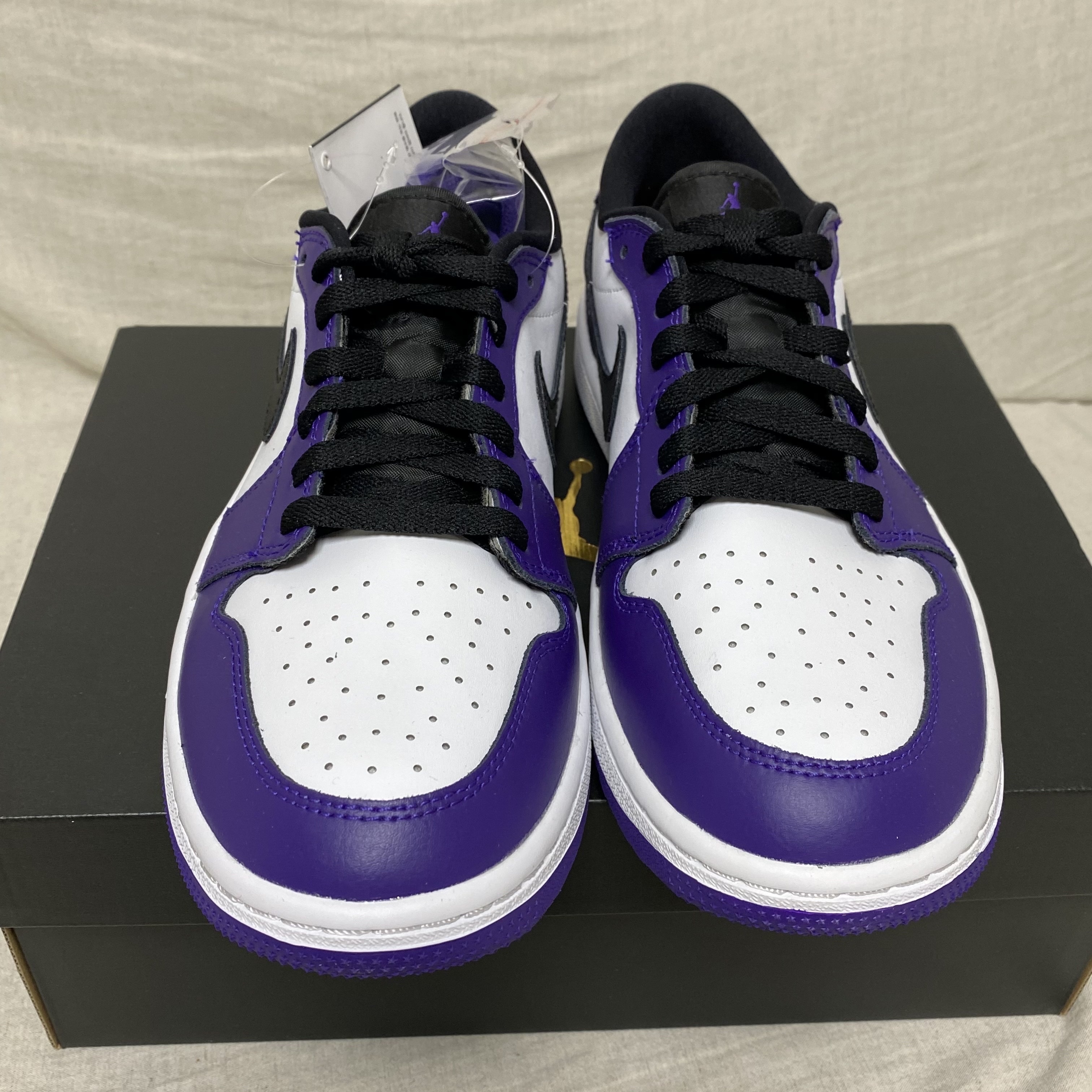Jordan 1 Low Golf Court Purple 착용 스타일 - 2