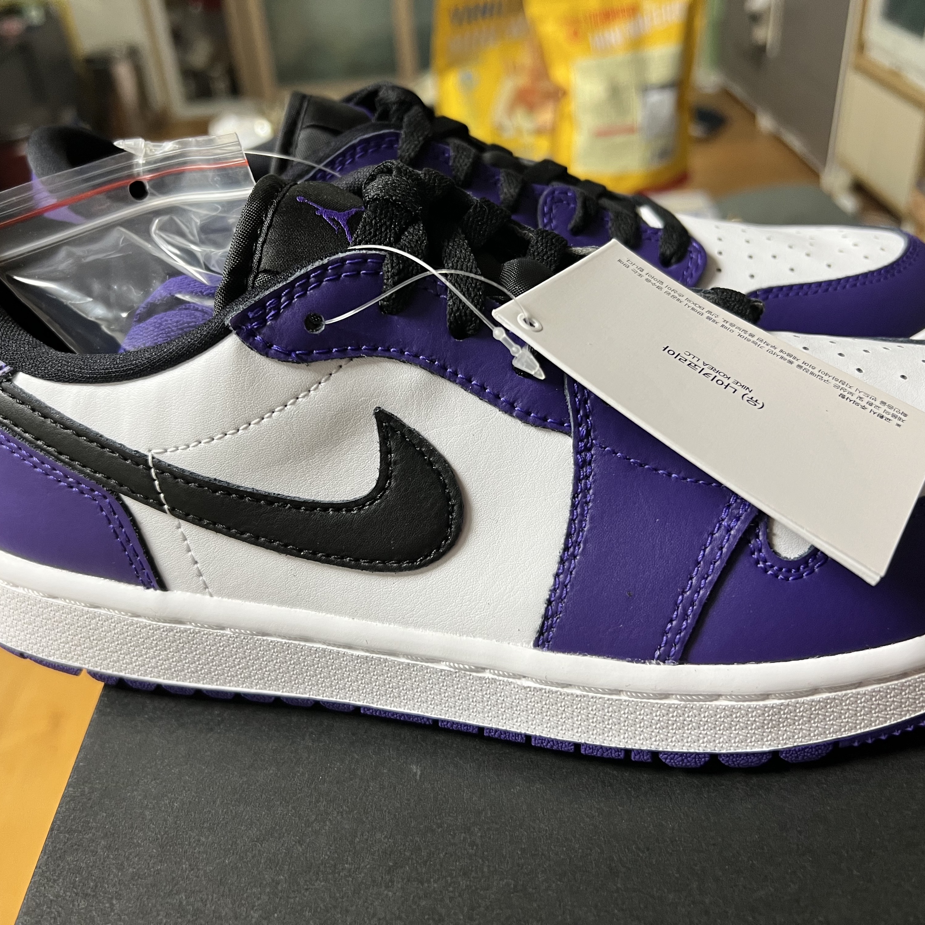 Jordan 1 Low Golf Court Purple 착용 스타일 - 1