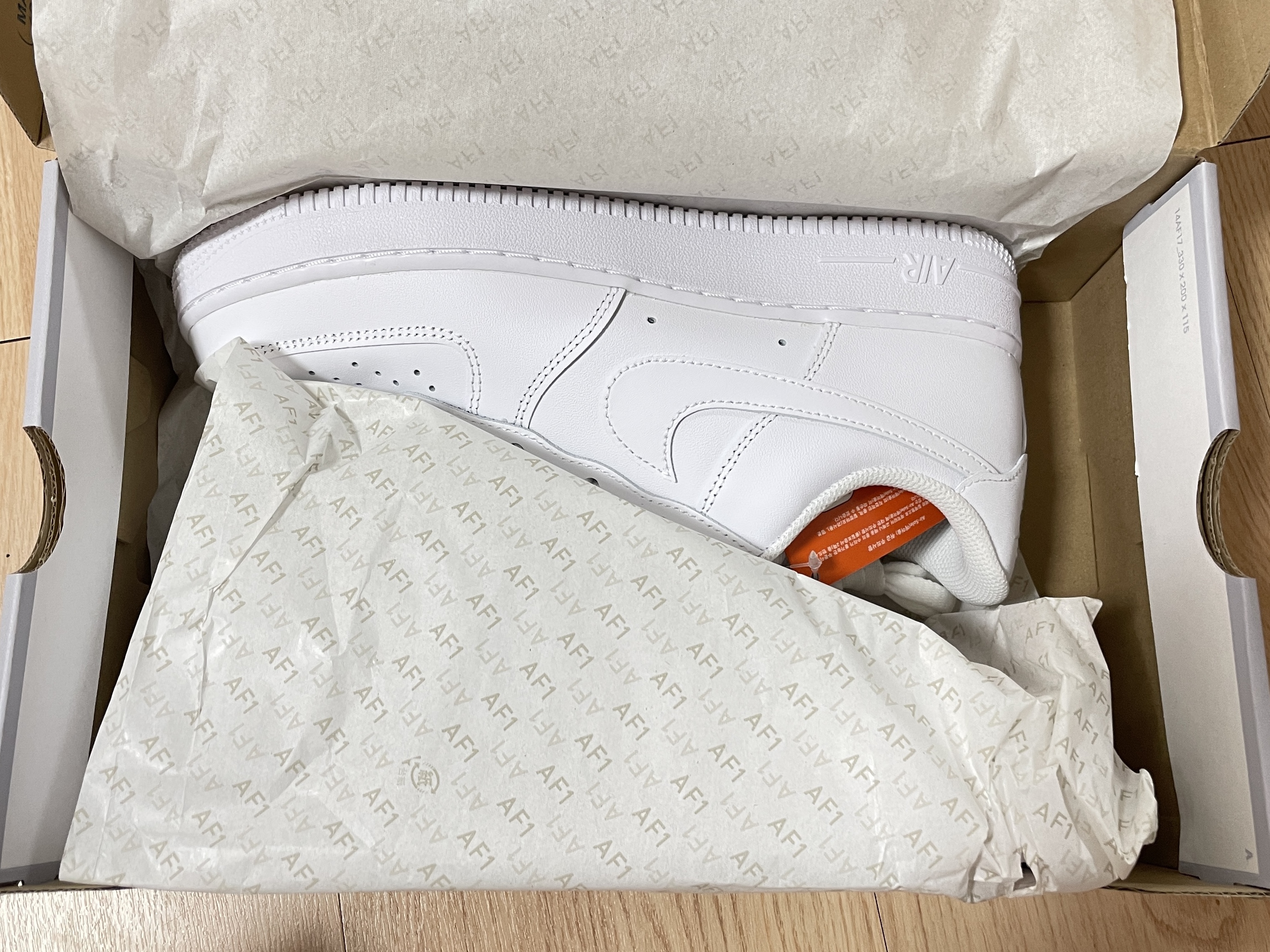 Nike Air Force 1 '07 Low White 착용 스타일 - 1