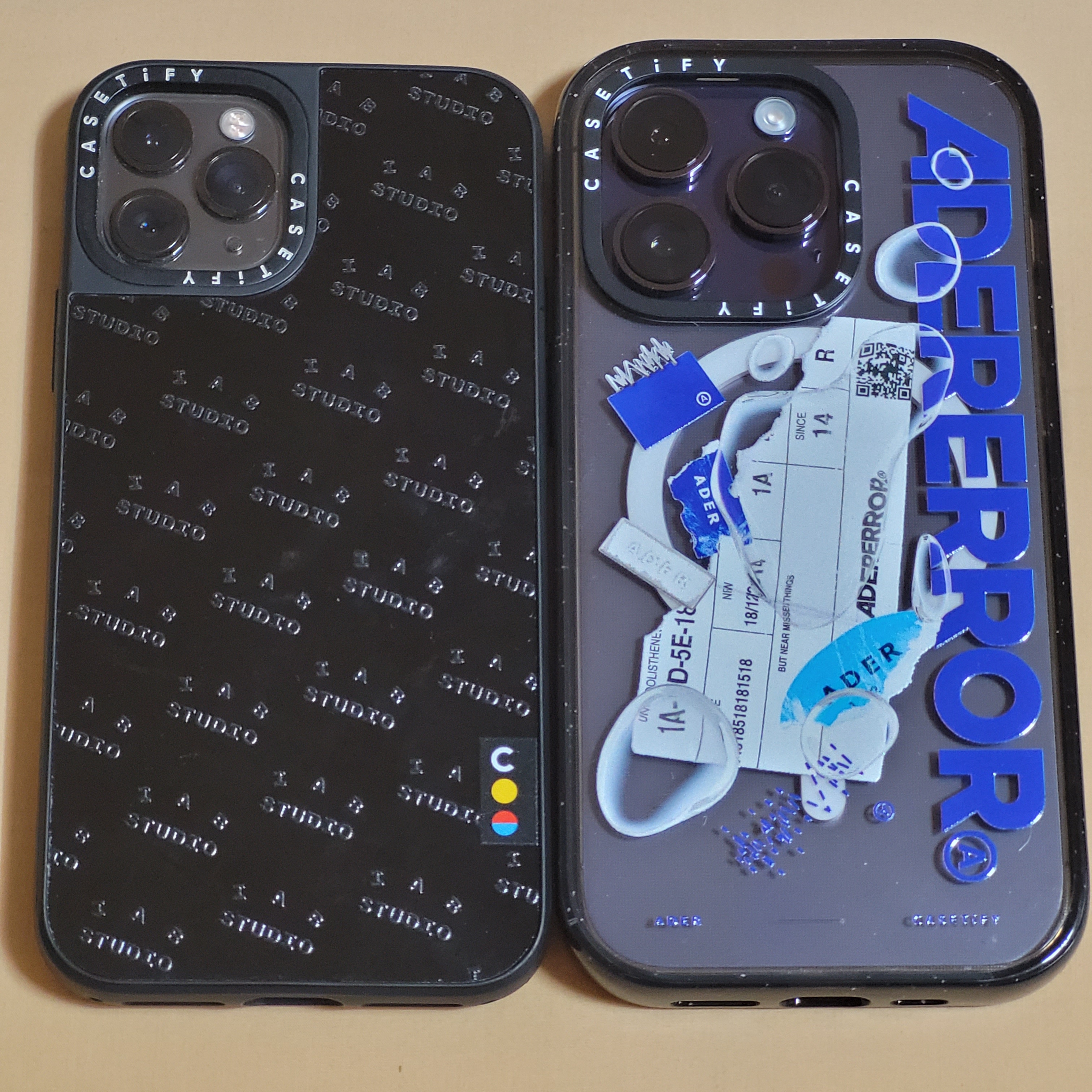 Casetify x Ader Error iPhone Sticker Magsafe Case Clear, Casetify x IAB Studio iPhone Black Monogram Logo Mirror Case Black 착용 스타일