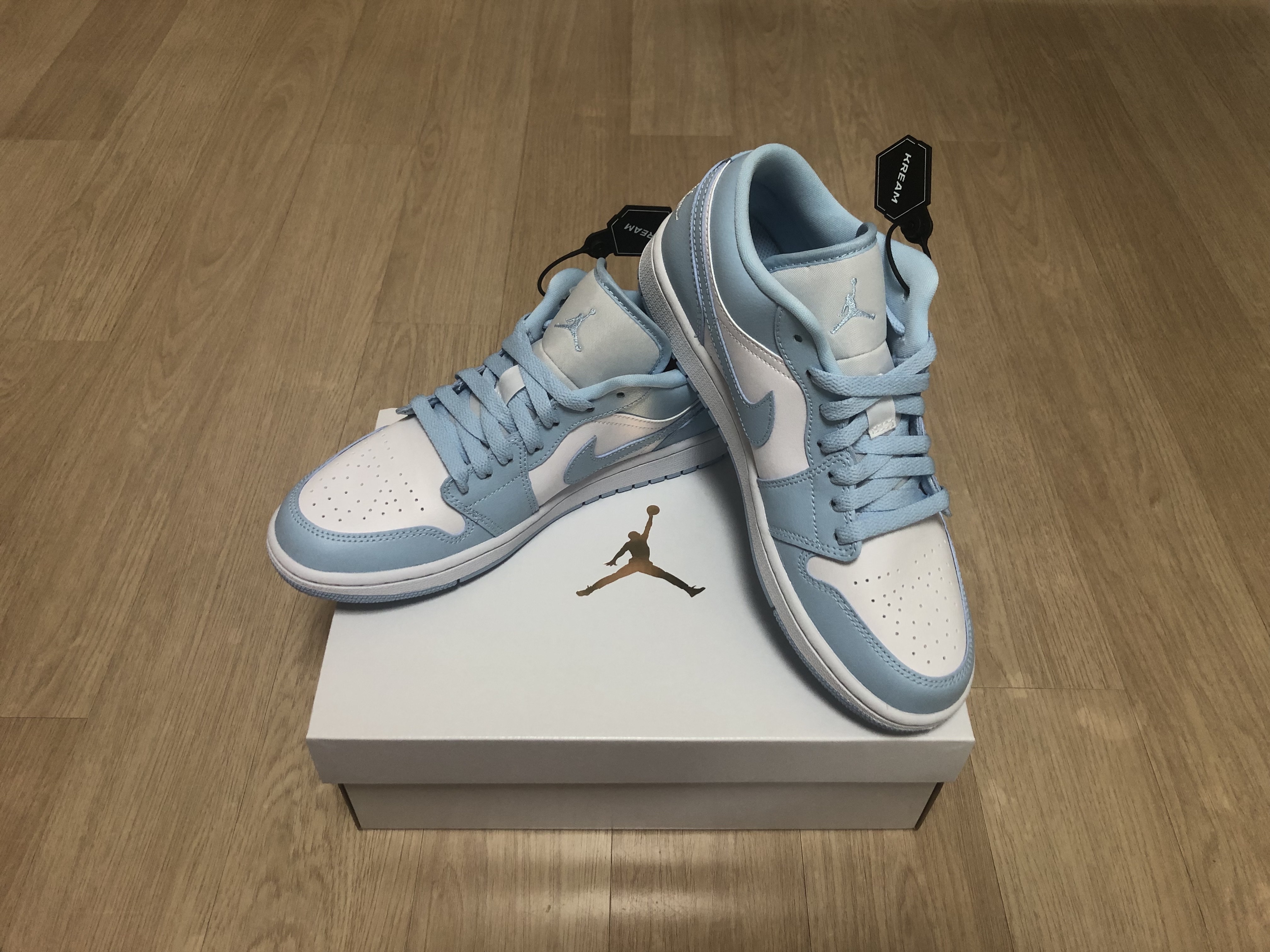(W) Jordan 1 Low White Ice Blue 착용 스타일