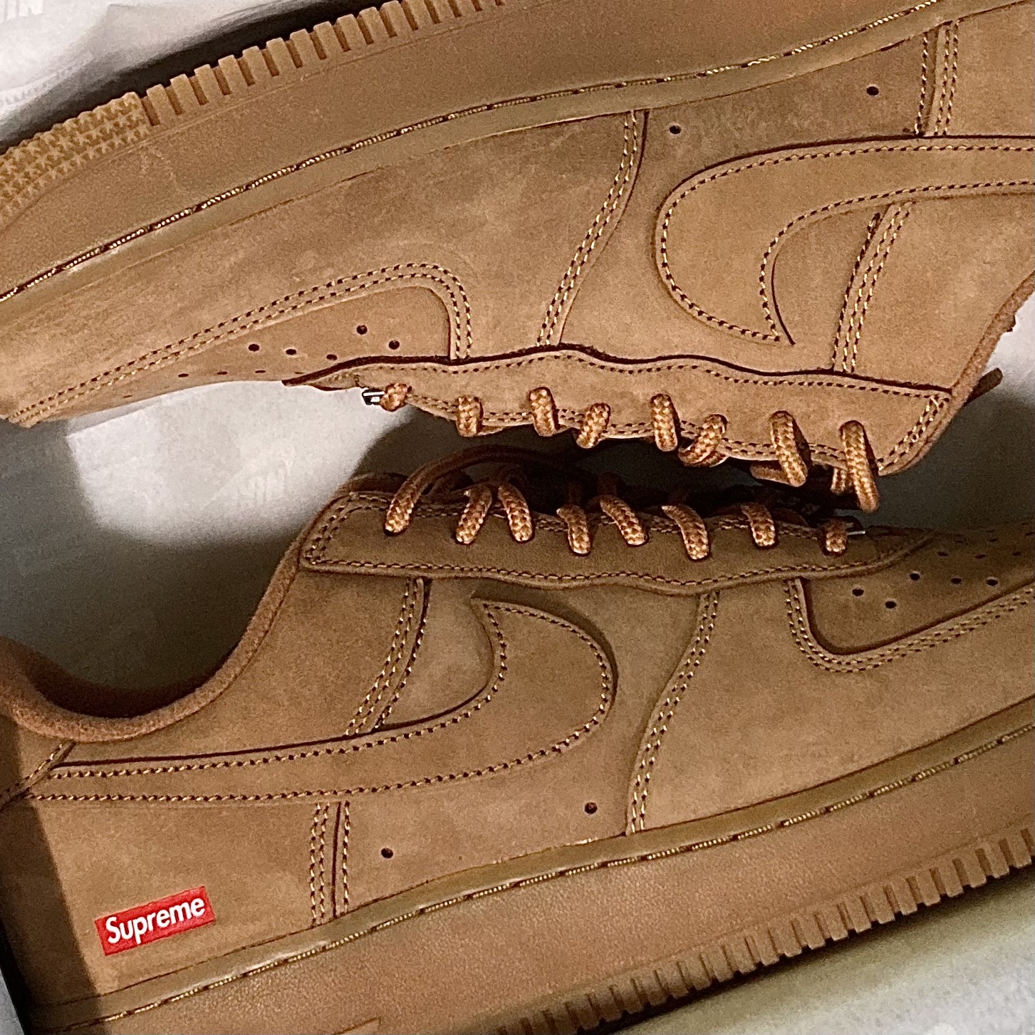 Nike x Supreme Air Force 1 Low Flax 착용 스타일