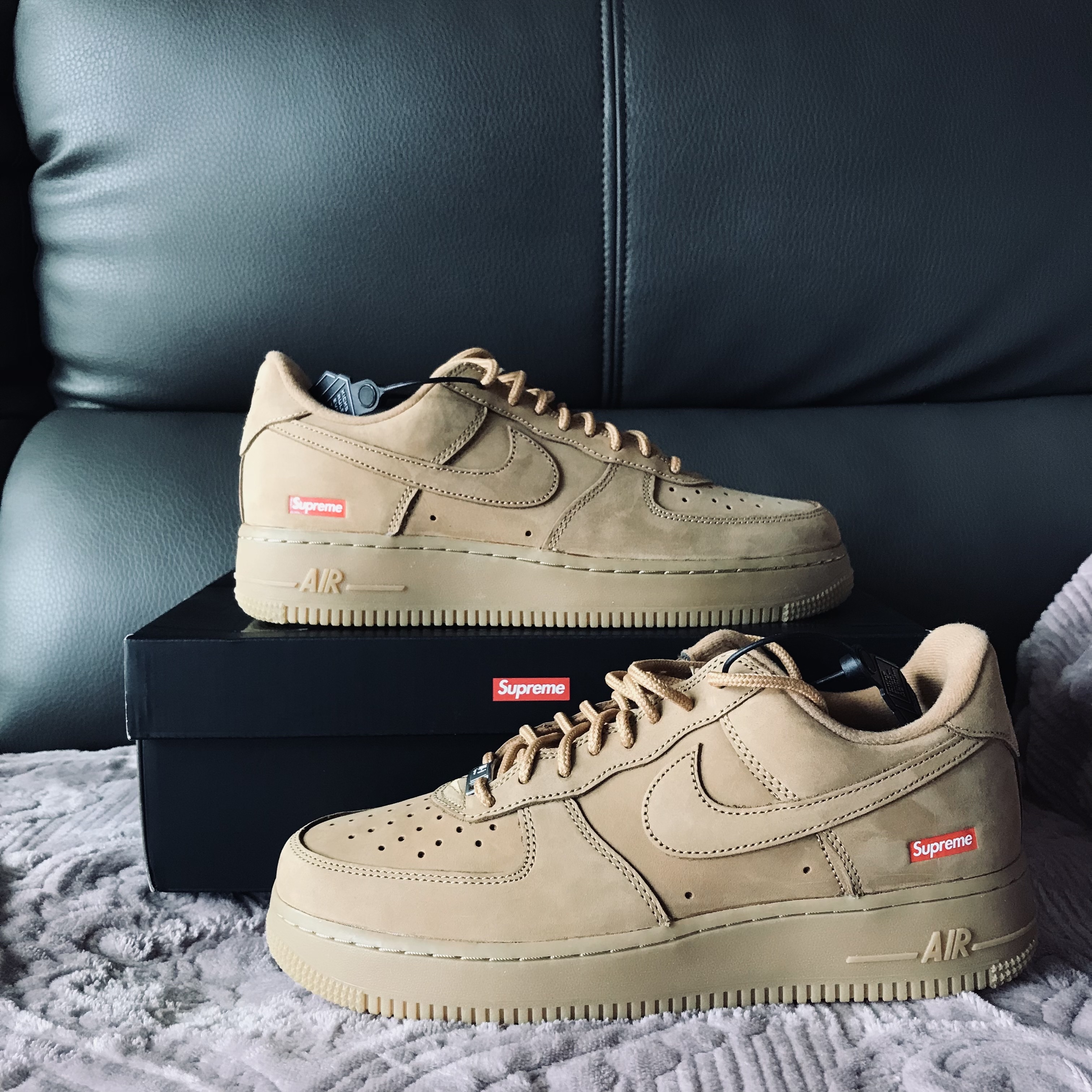 Nike x Supreme Air Force 1 Low Flax 착용 스타일 - 2