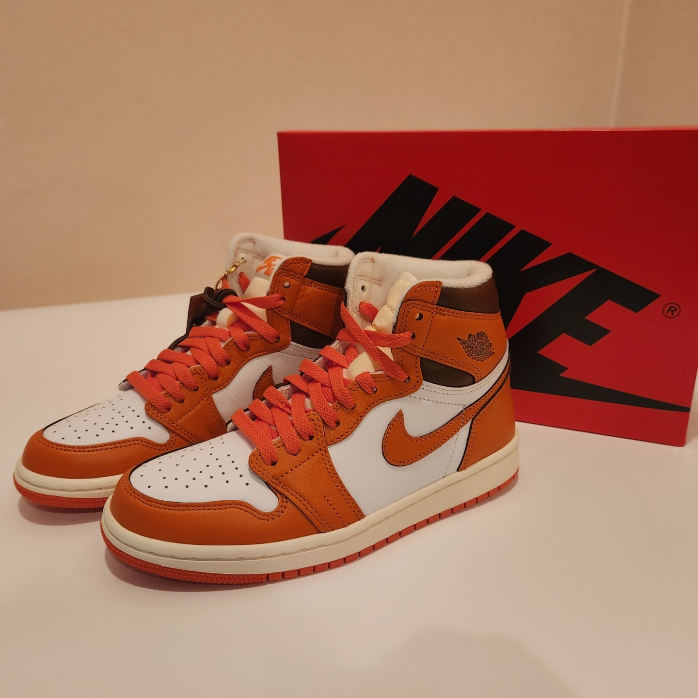 (W) Jordan 1 Retro High OG Starfish 착용 스타일 - 1