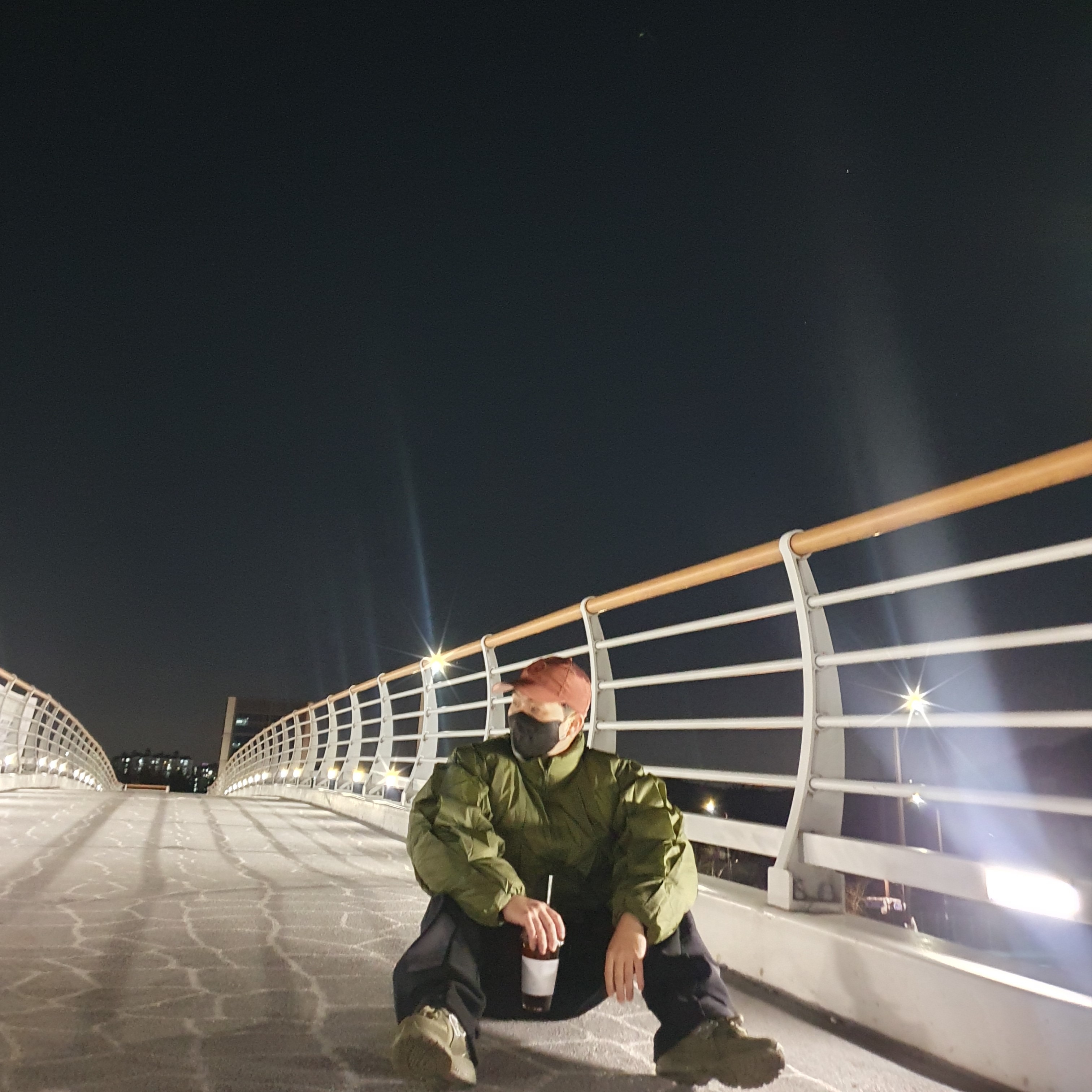 Stone Island 99576 Nylon Metal 6-Panel Cap Brick Red - 21FW, Andersson Bell x Asics Track Pants Black 착용 스타일 - 2