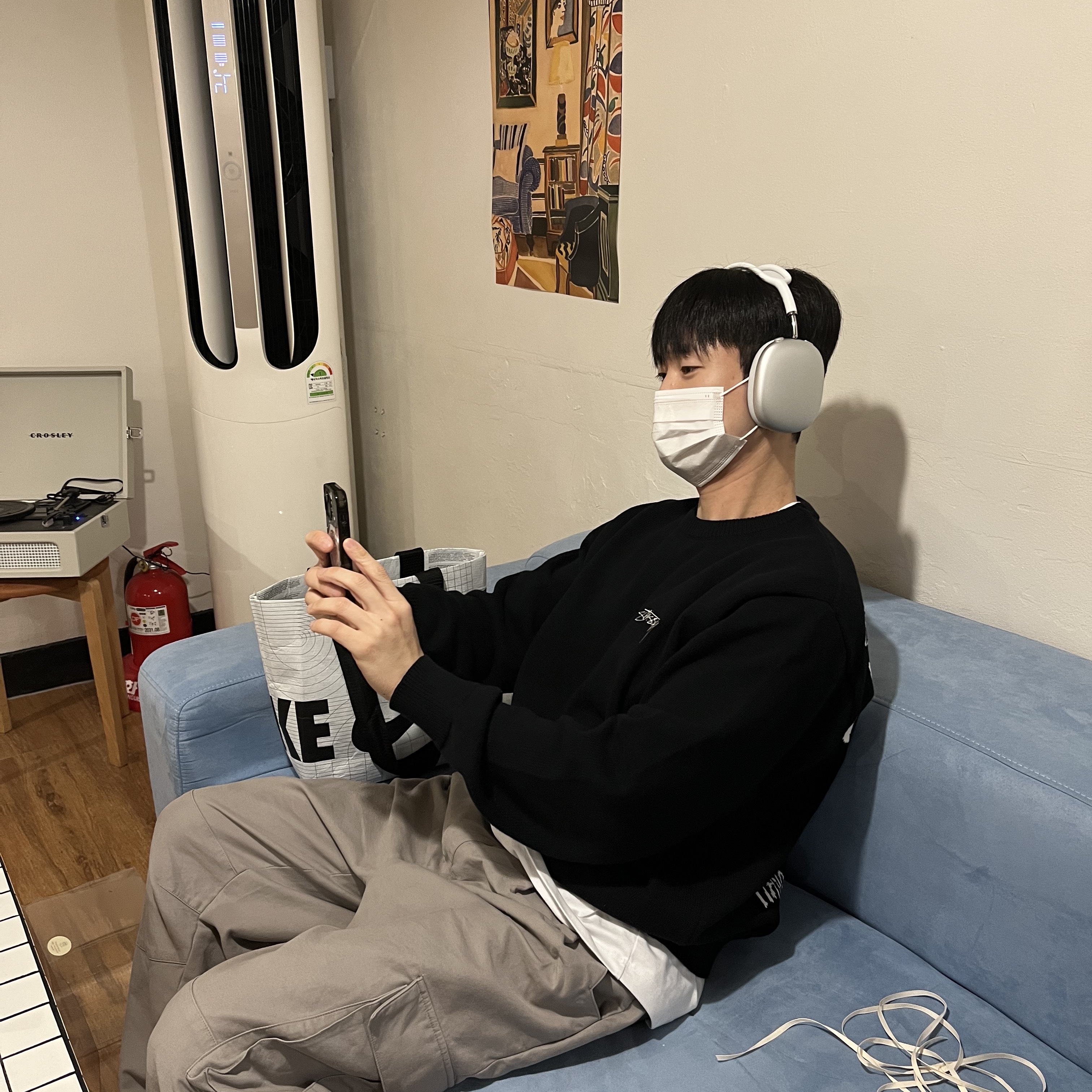 Stussy Care Label Sweater Black, Apple AirPods Max Lightning Silver (Korean Ver.) 착용 스타일 - 1