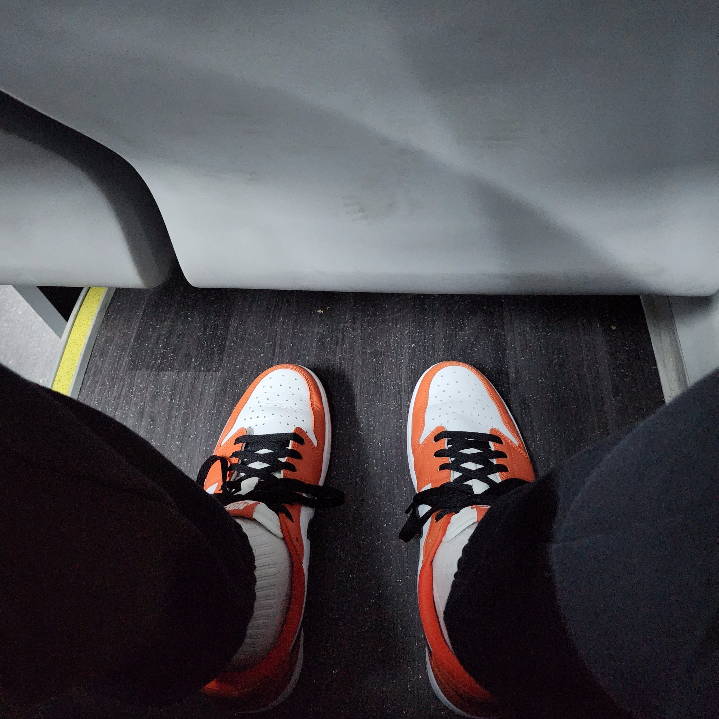 Jordan 1 Low OG Starfish 착용 스타일