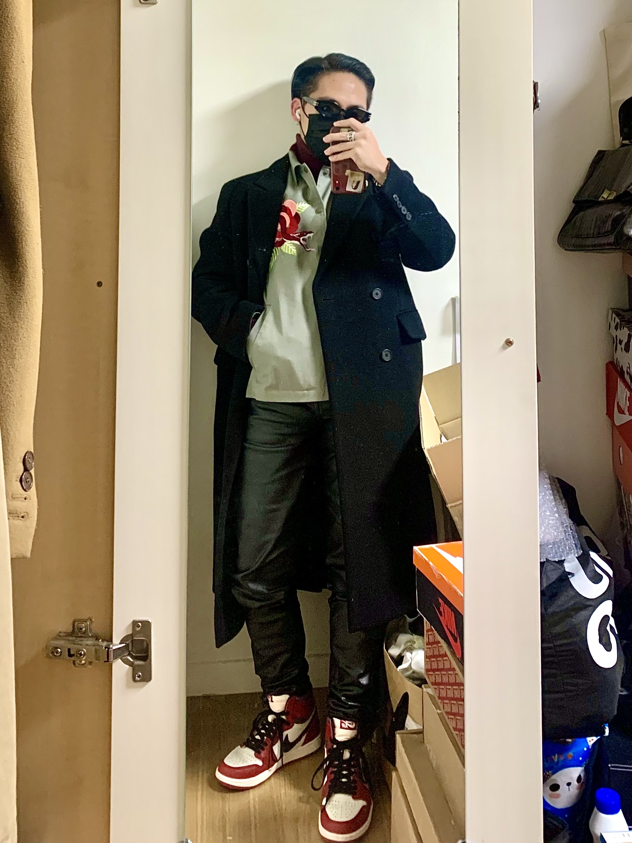 Gentle Monster Ghost 01 Black, Jordan 1 Retro High OG Chicago 2022 착용 스타일 - 1
