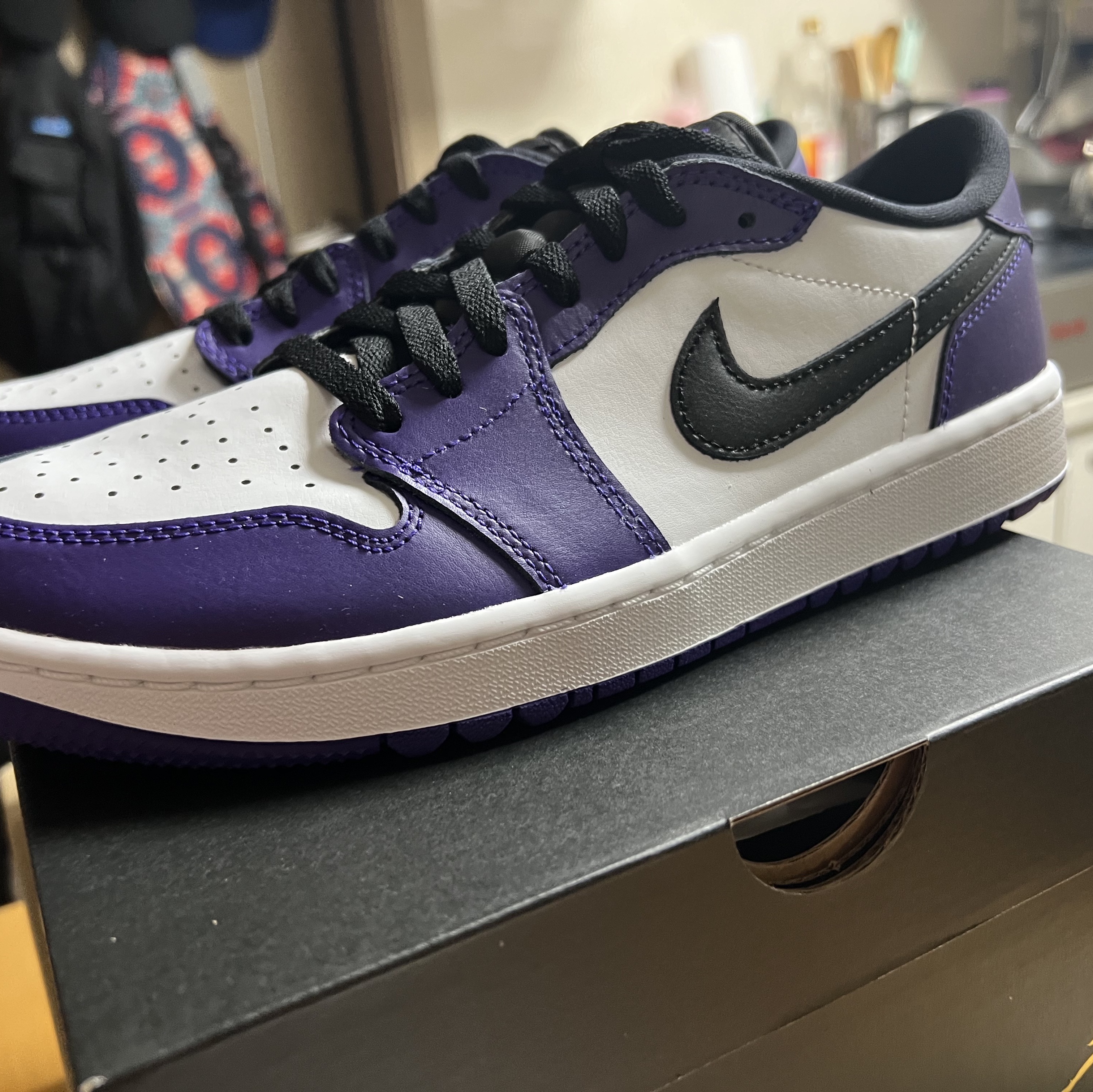 Jordan 1 Low Golf Court Purple 착용 스타일 - 3