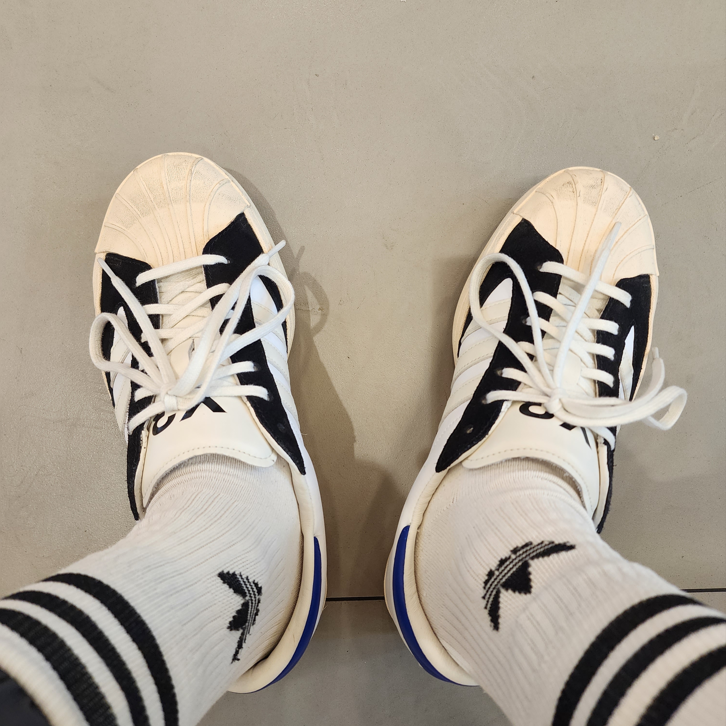 Y-3 Yohji Star Cloud White Bold Blue 착용 스타일