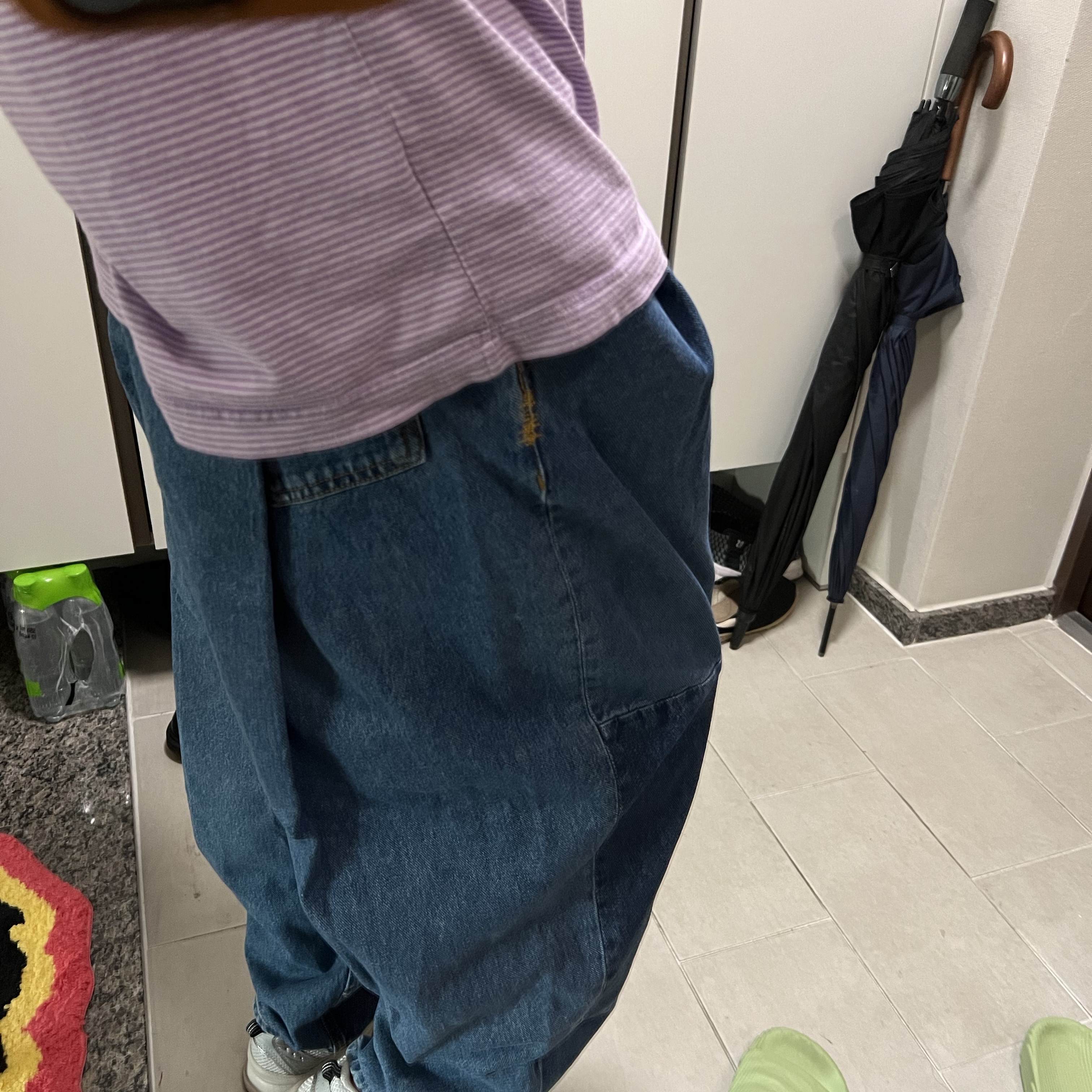 Zara x Ader Error Barrel Leg Jeans Blue 착용 스타일 - 2
