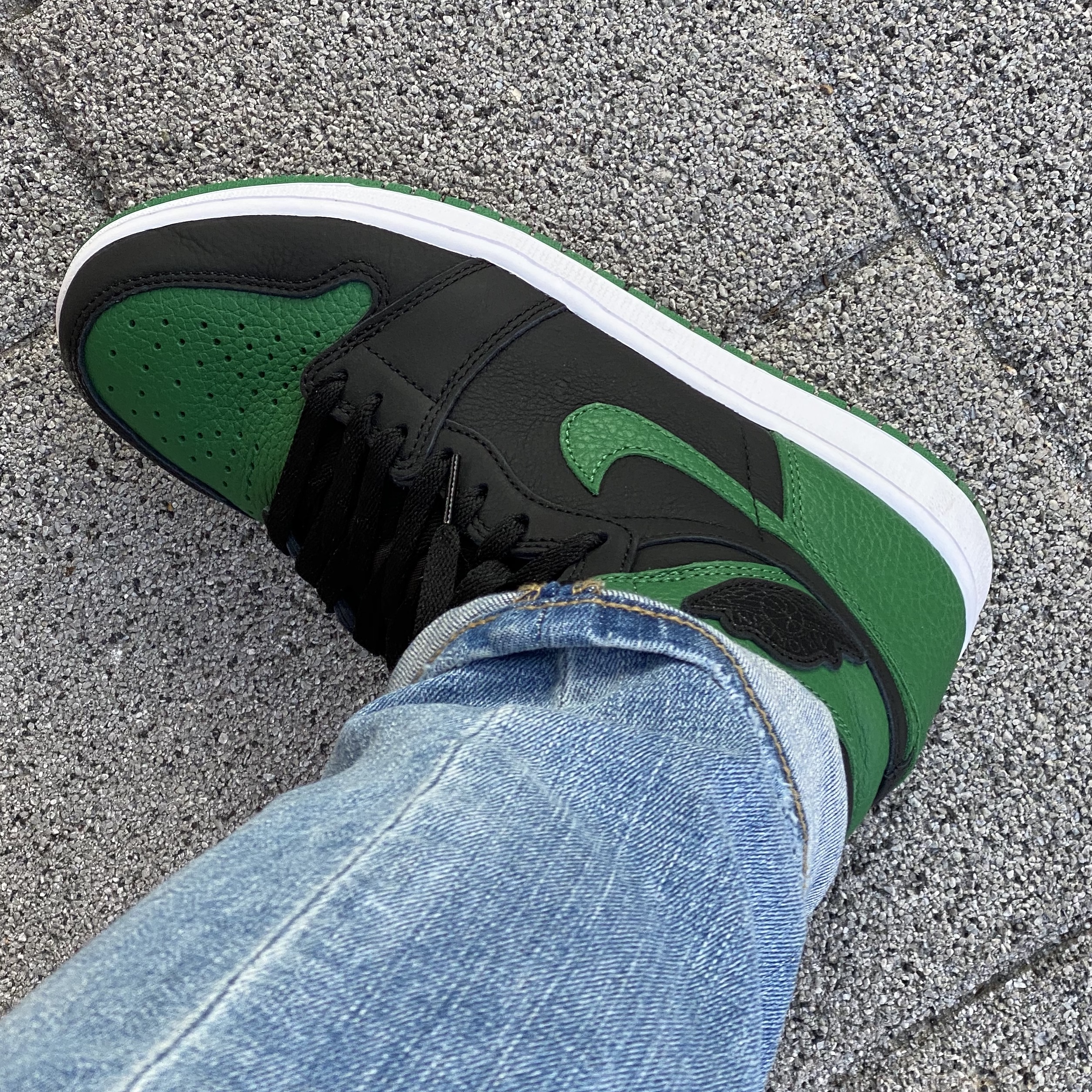 Jordan 1 Retro High OG Pine Green Black 착용 스타일