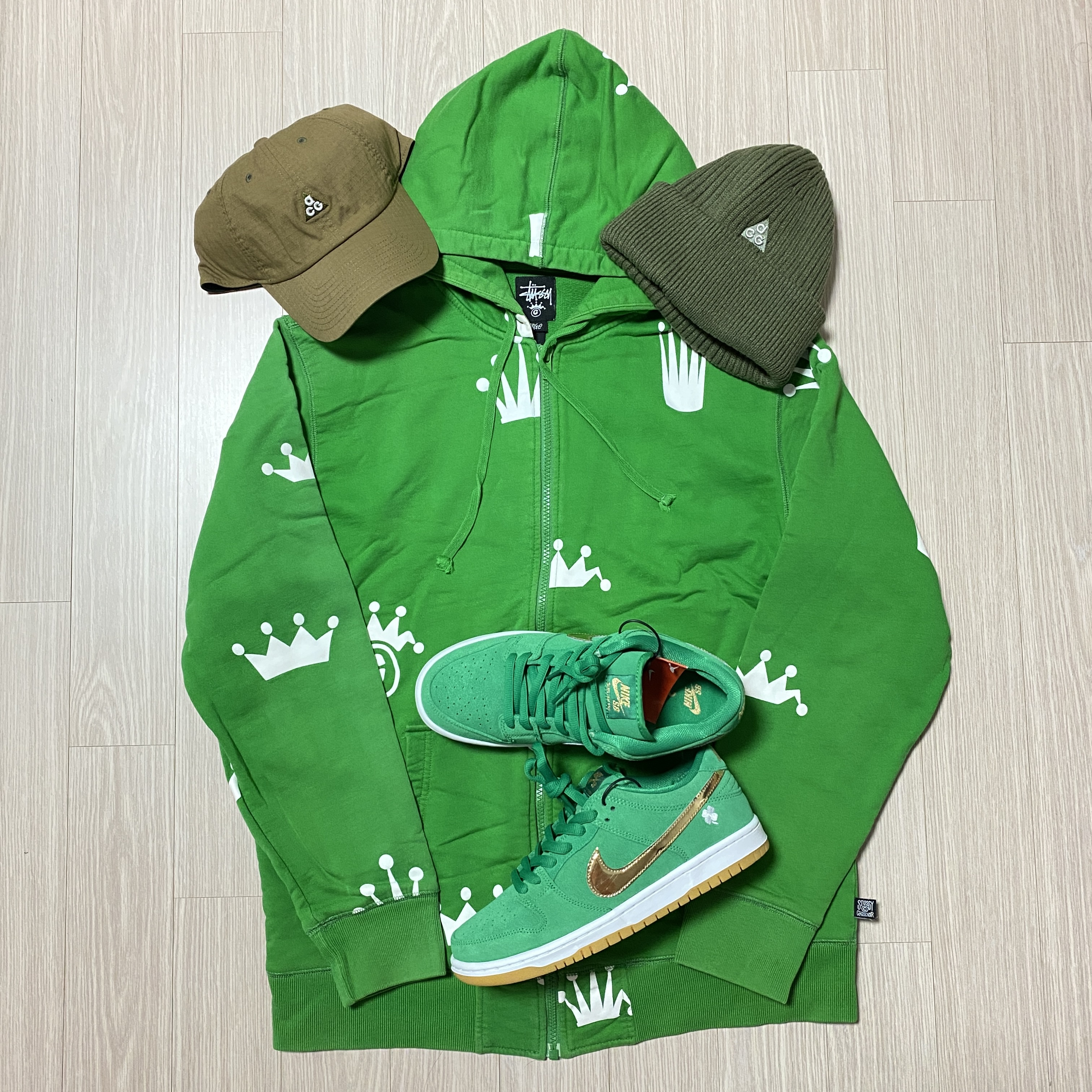 Nike SB Dunk Low Pro Shamrock, Nike ACG Heritage 86 Cap Hazel Rush 착용 스타일 - 1