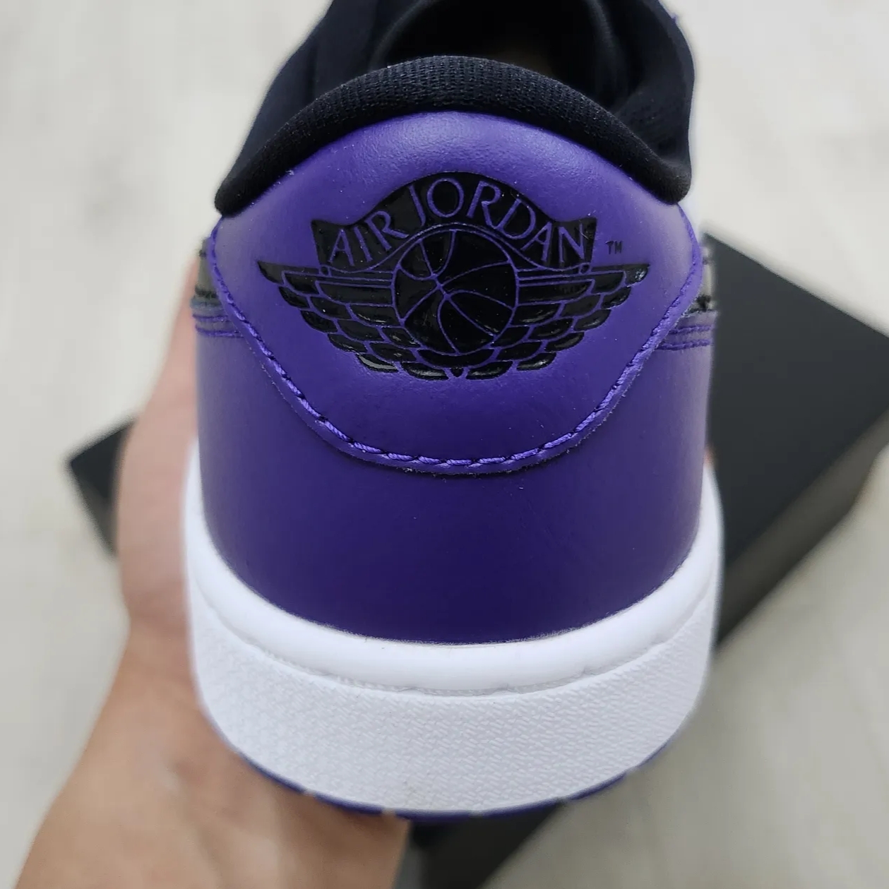 Jordan 1 Low Golf Court Purple 착용 스타일 - 3