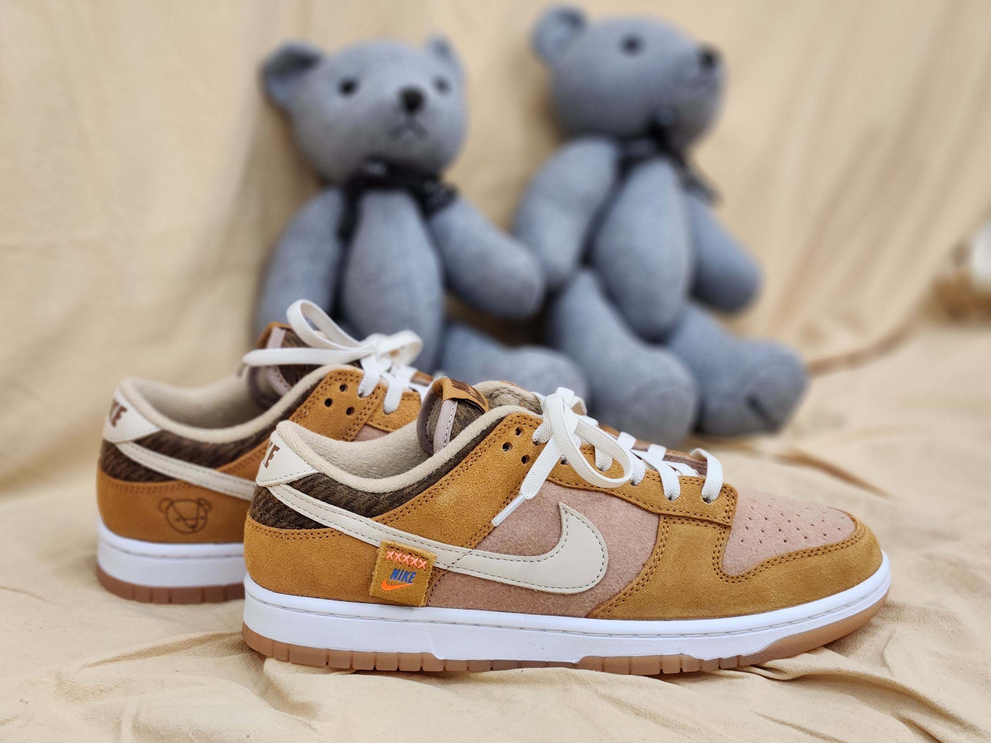 Nike Dunk Low SE Praline Desert Ochre 착용 스타일 - 1