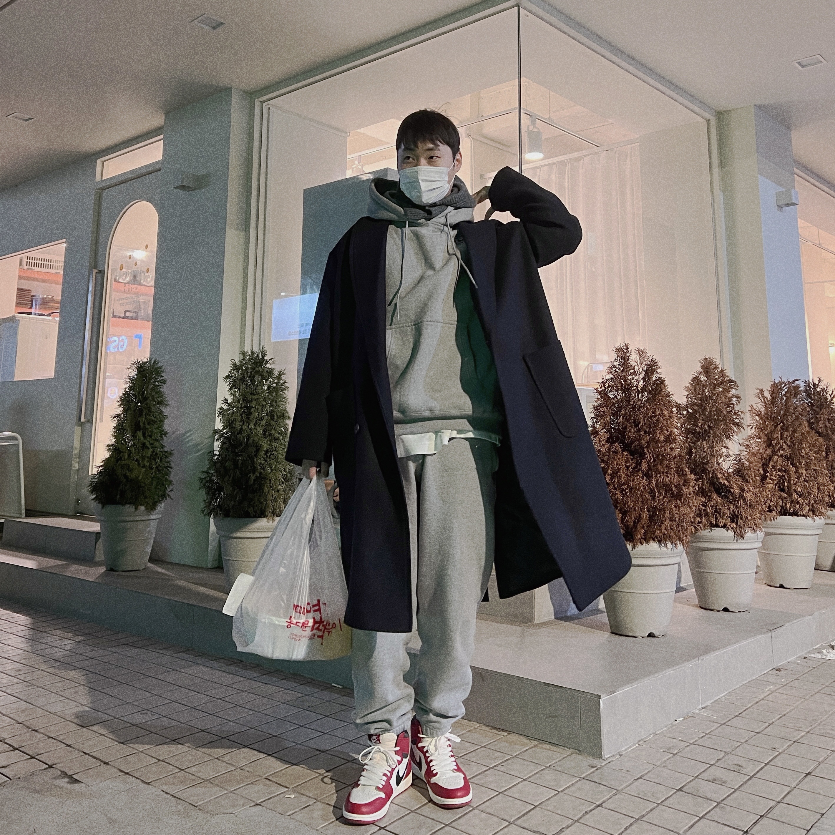 Jordan 1 Retro High OG Chicago 2022, Nike x Stussy NRG RA Pullover Hoodie Dark Grey Heather (DJ9488-063) 착용 스타일