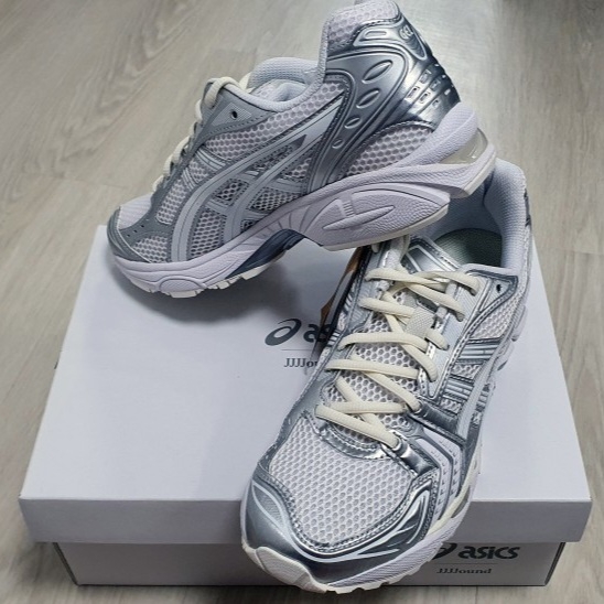Asics x JJJJound Gel-Kayano 14 Silver White 착용 스타일