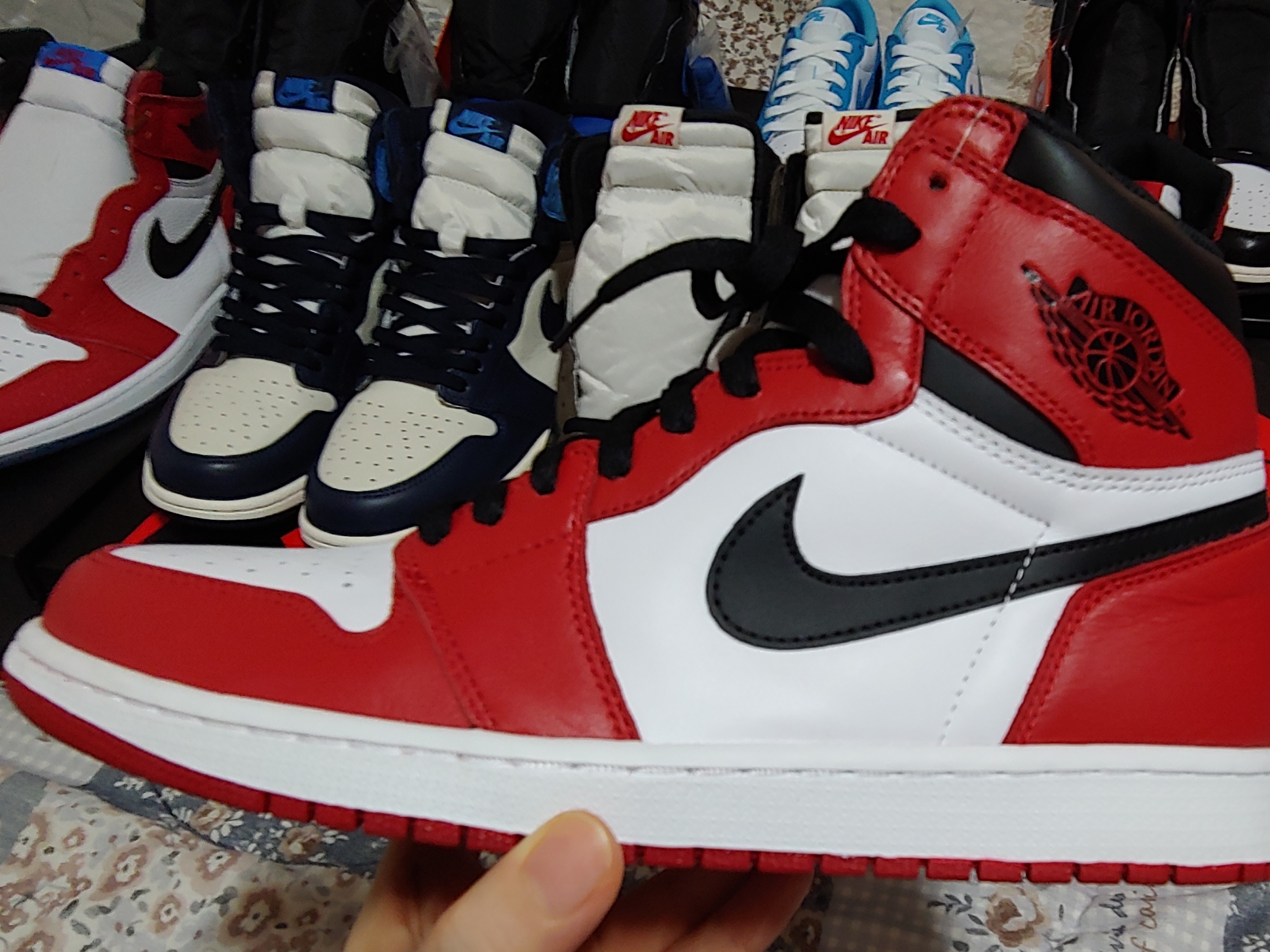 Jordan 1 Retro High OG Chicago 2015, Jordan 1 Retro High Spider-Man Origin Story 착용 스타일