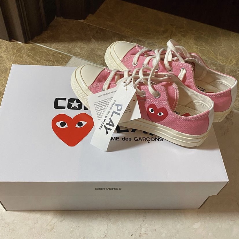 Converse x Play Comme des Garcons Chuck 70 Ox Bright Pink 착용 스타일