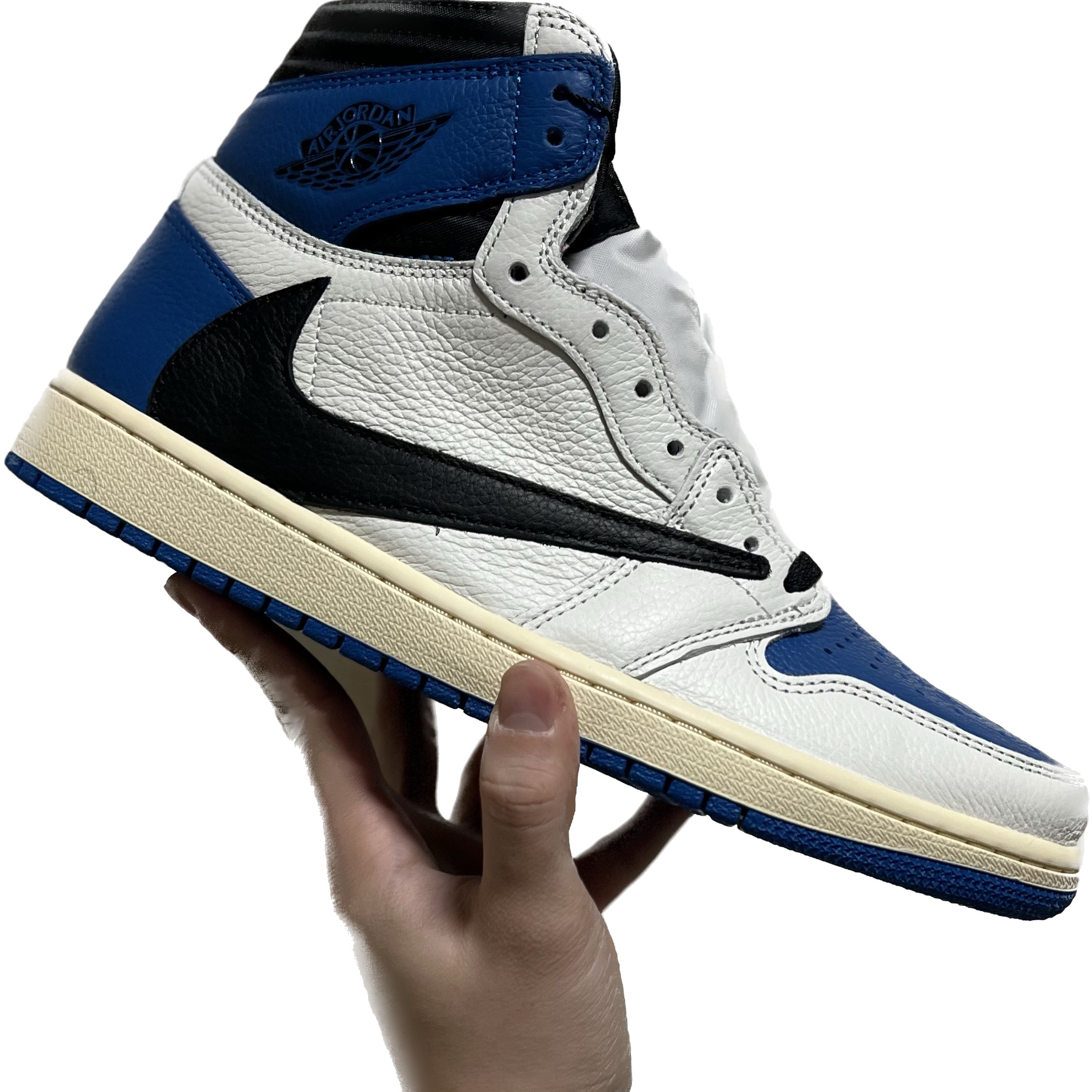 Jordan 1 x Travis Scott x Fragment Retro High OG SP Military Blue 착용 스타일 - 3