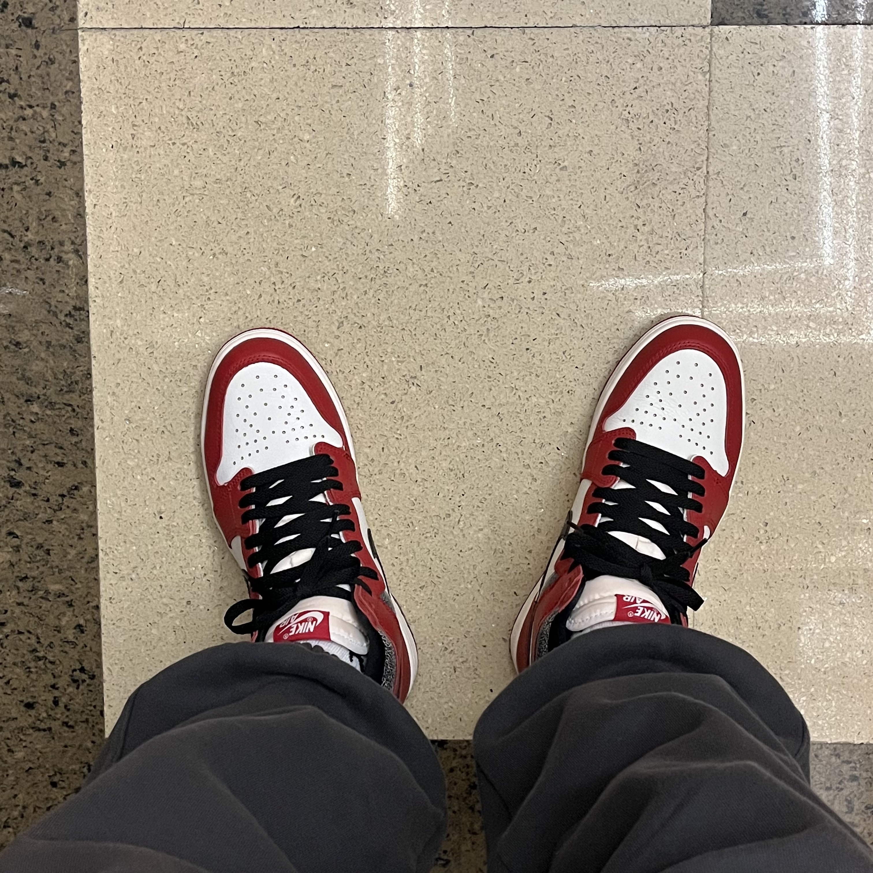 Jordan 1 Retro High OG Chicago 2022 착용 스타일 - 1