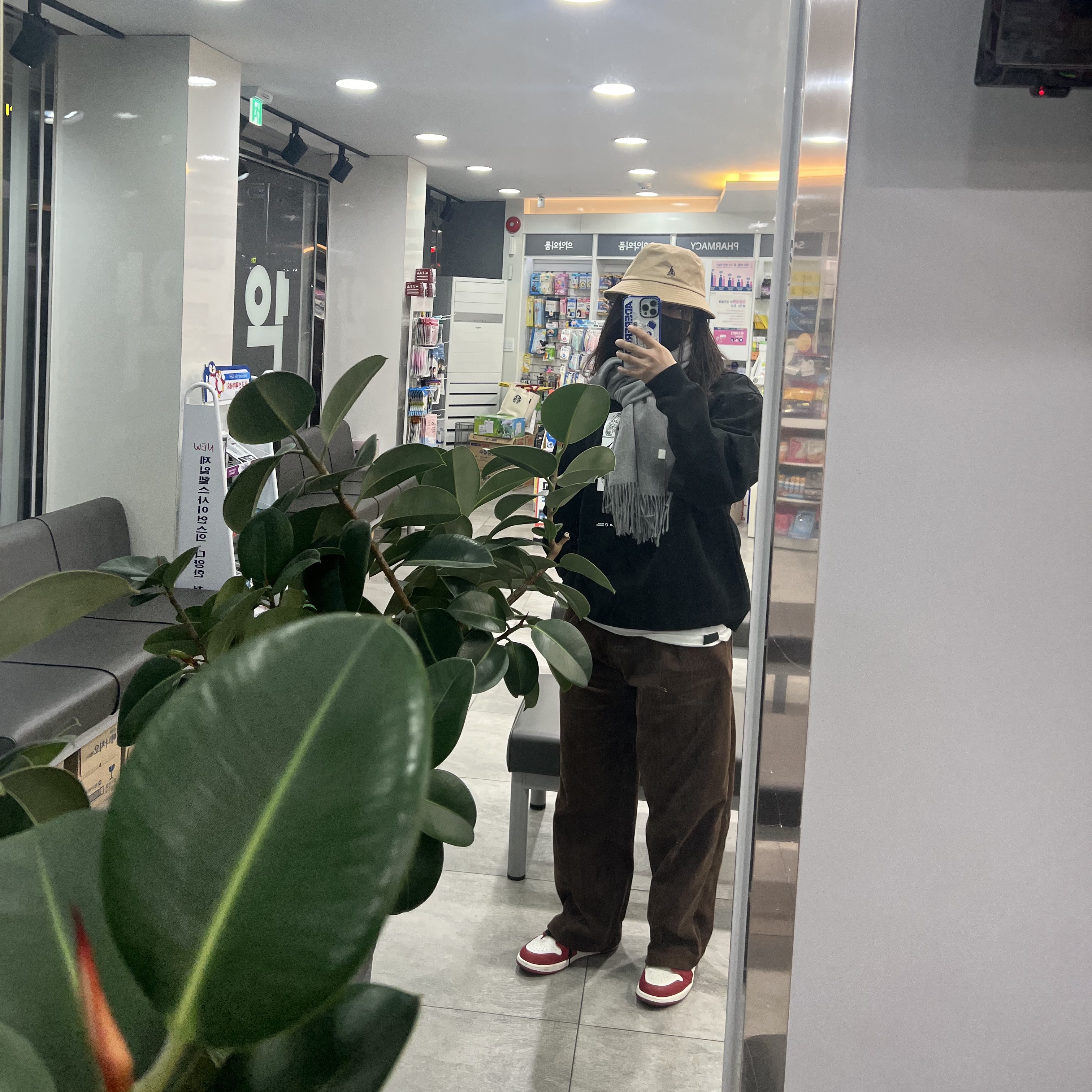 Casetify x Ader Error iPhone Sticker Magsafe Case Clear, Jordan 1 Retro High OG Chicago 2022 착용 스타일 - 2