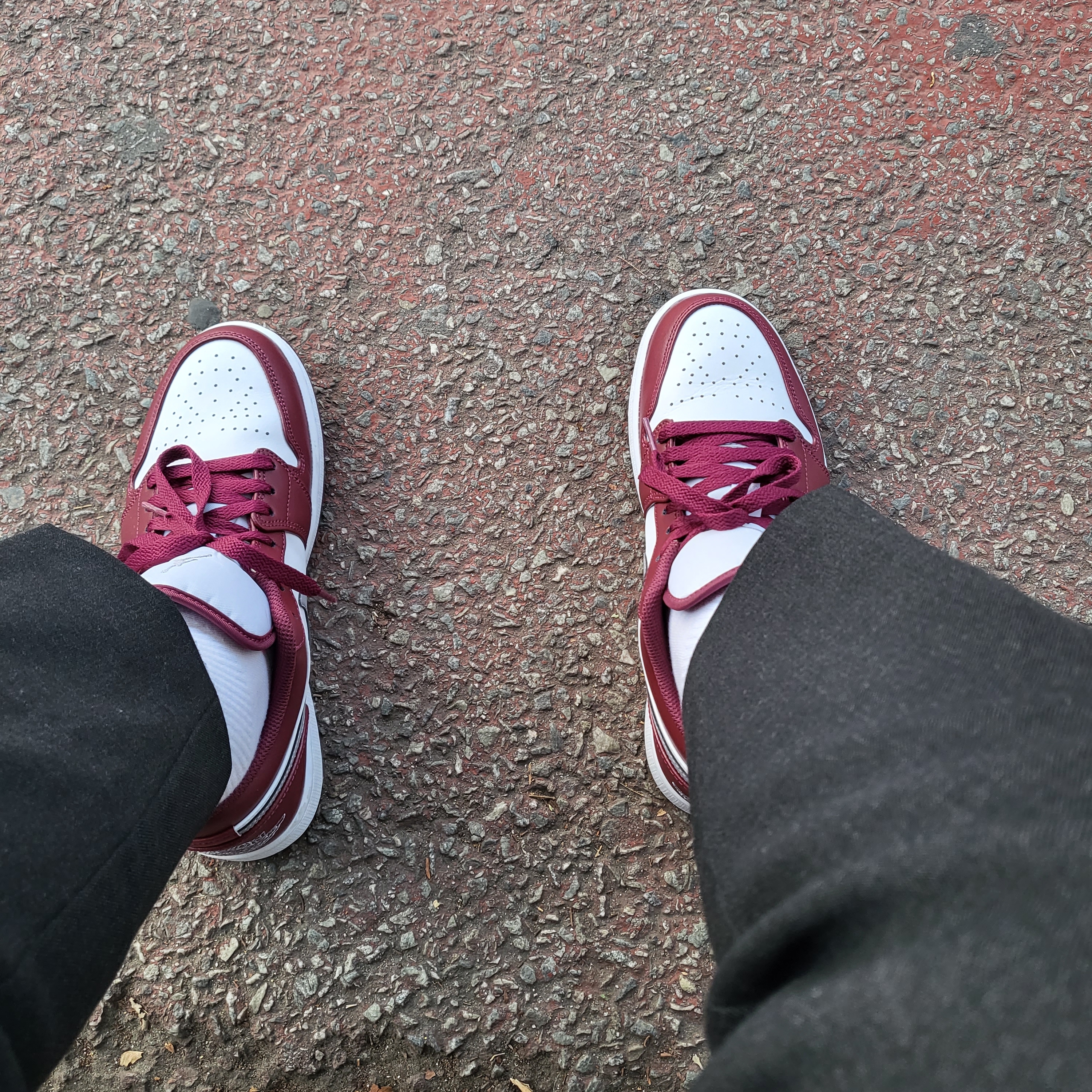 Jordan 1 Low Cherrywood Red 착용 스타일