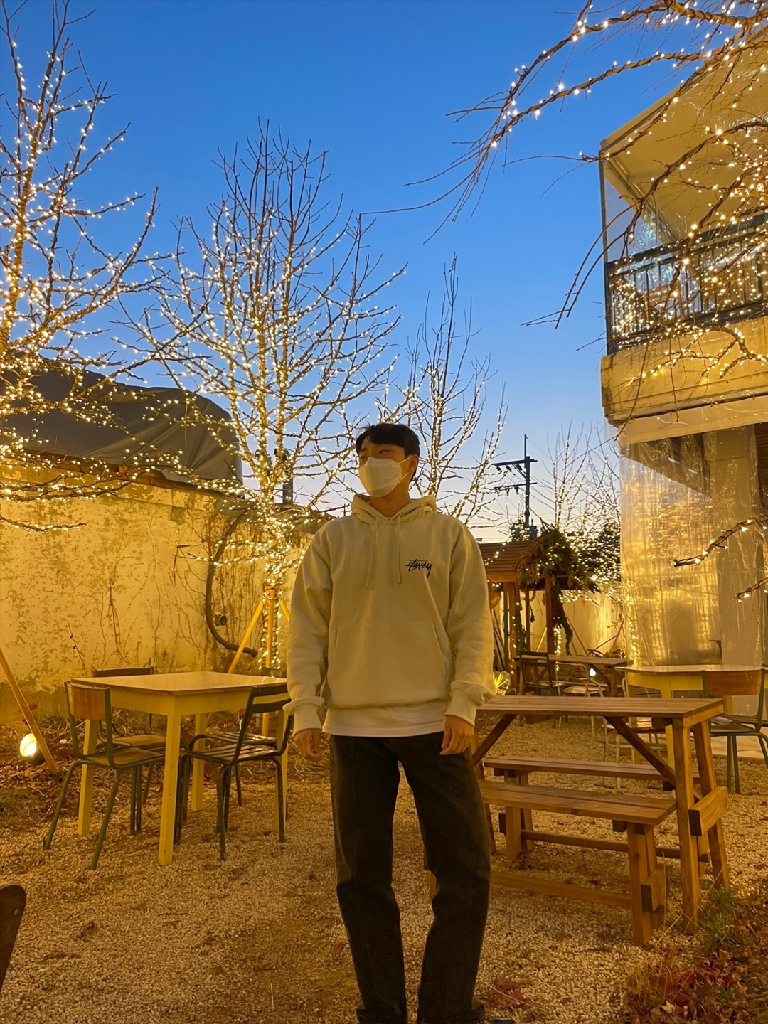 Stussy 8 Ball Fade Hoodie Putty 착용 스타일 - 4
