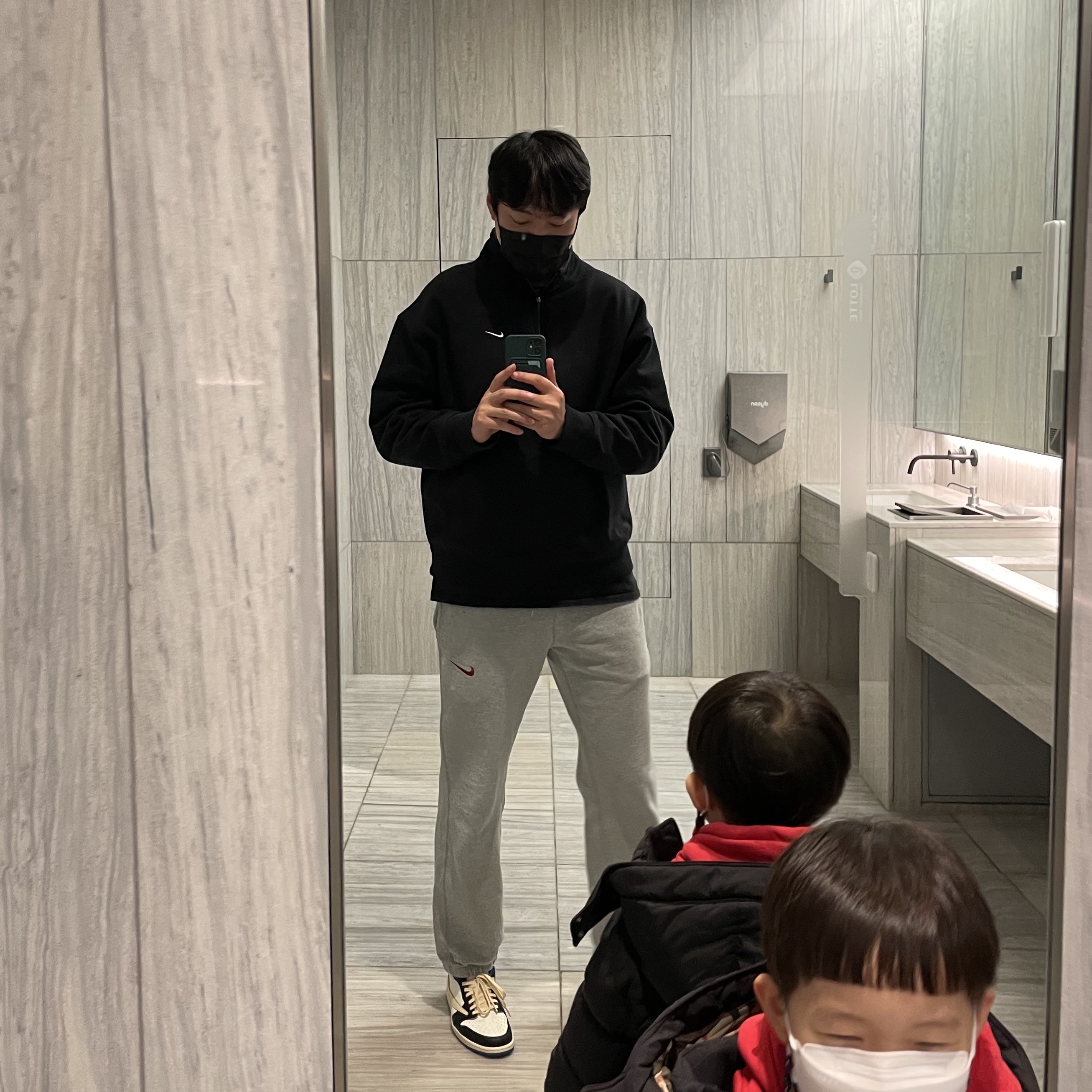 Jordan 1 x Travis Scott x Fragment Retro Low OG SP Military Blue, Nike NRG Solo Swoosh Heavy Weight BB Quarter Zip Top Black - Asia 착용 스타일