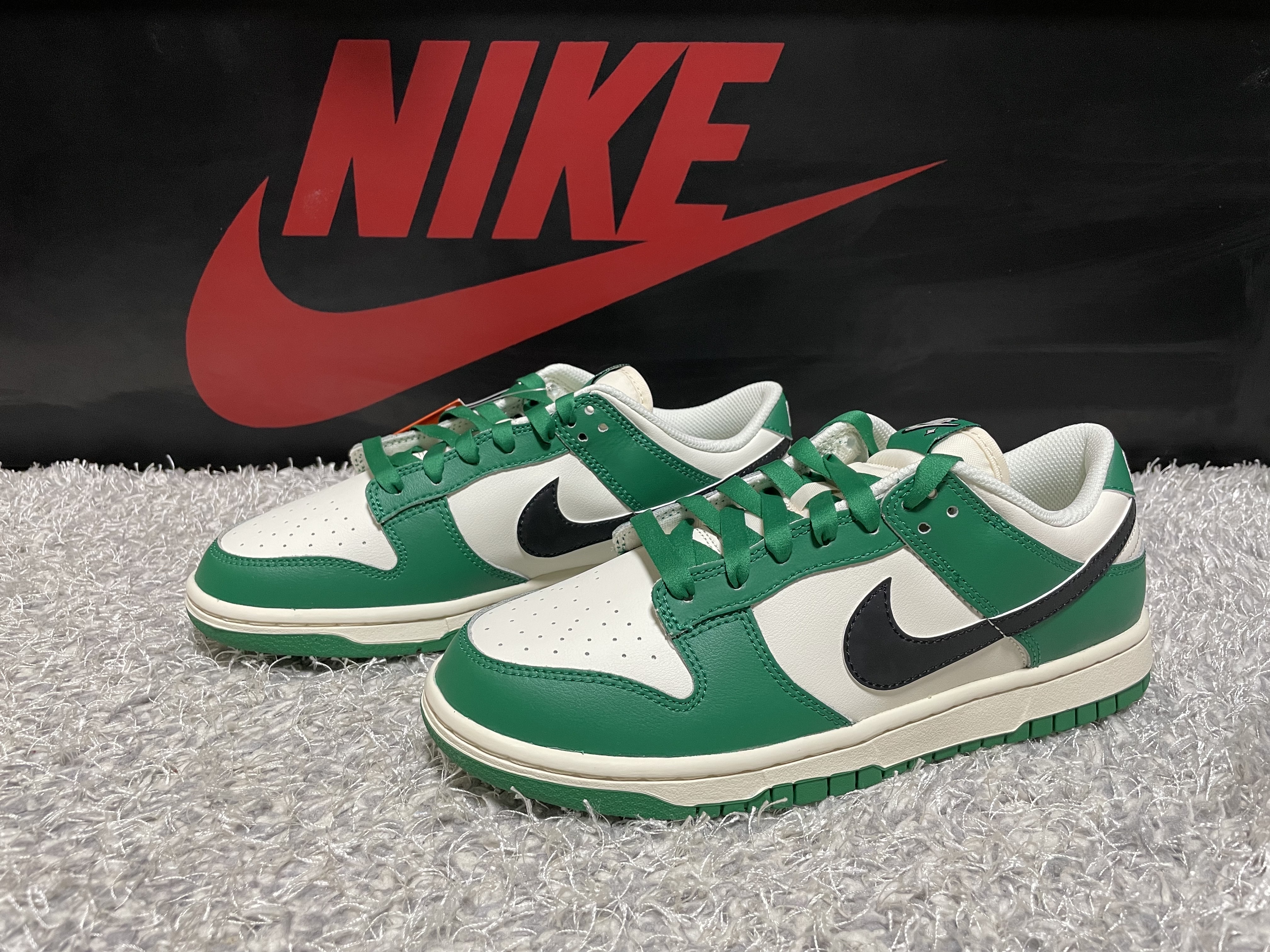 Nike Dunk Low Retro SE Jackpot Malachite 착용 스타일