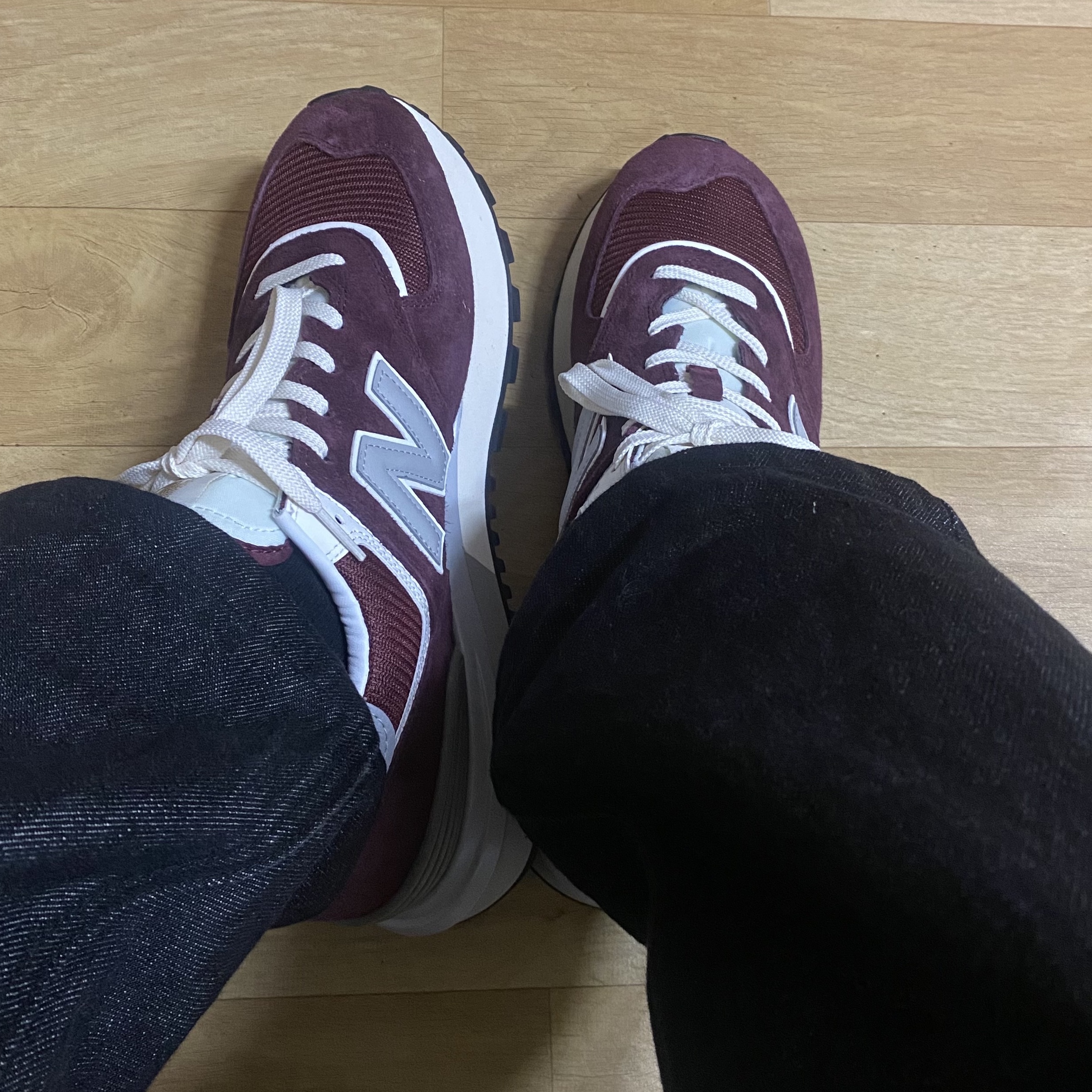 New Balance 574 Legacy Burgundy 착용 스타일