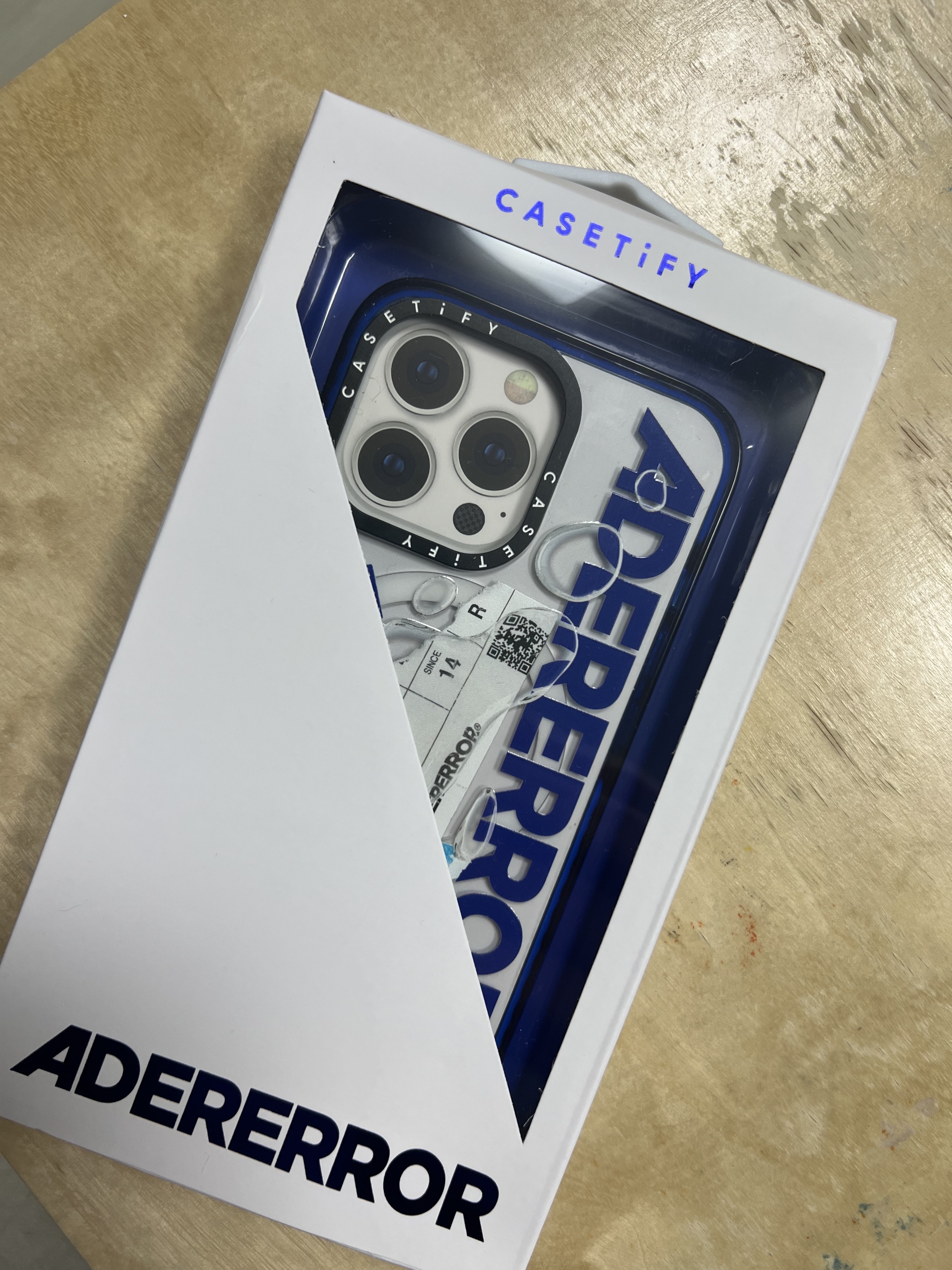 Casetify x Ader Error iPhone Sticker Magsafe Case Clear 착용 스타일 - 1