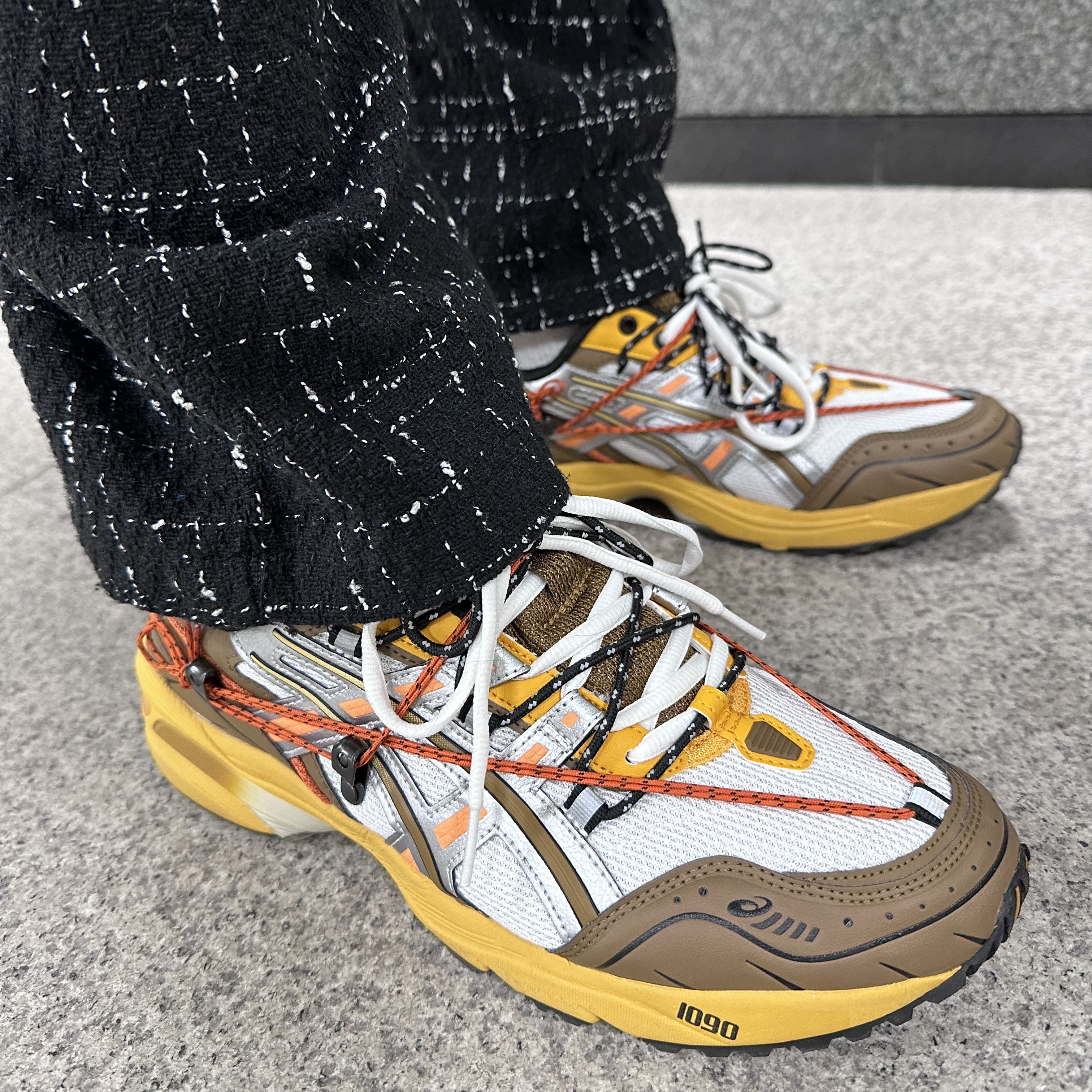 Asics x Andersson Bell Gel-1090 White Orange, Stussy Photo Jacquard Vest Black 착용 스타일 - 5