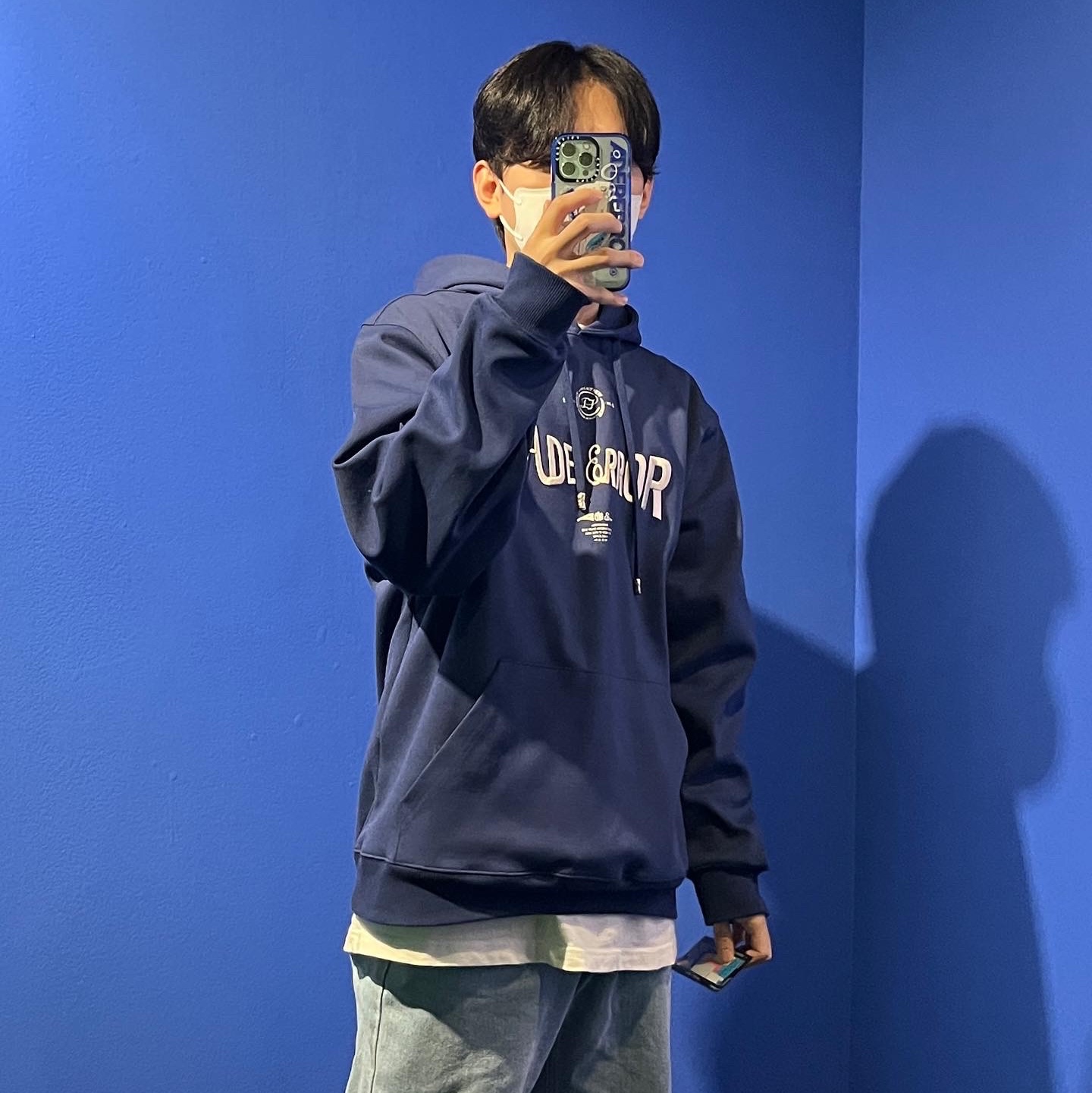 Ader Error Verif Logo Hoodie Navy, Casetify x Ader Error iPhone Sticker Magsafe Case Clear 착용 스타일