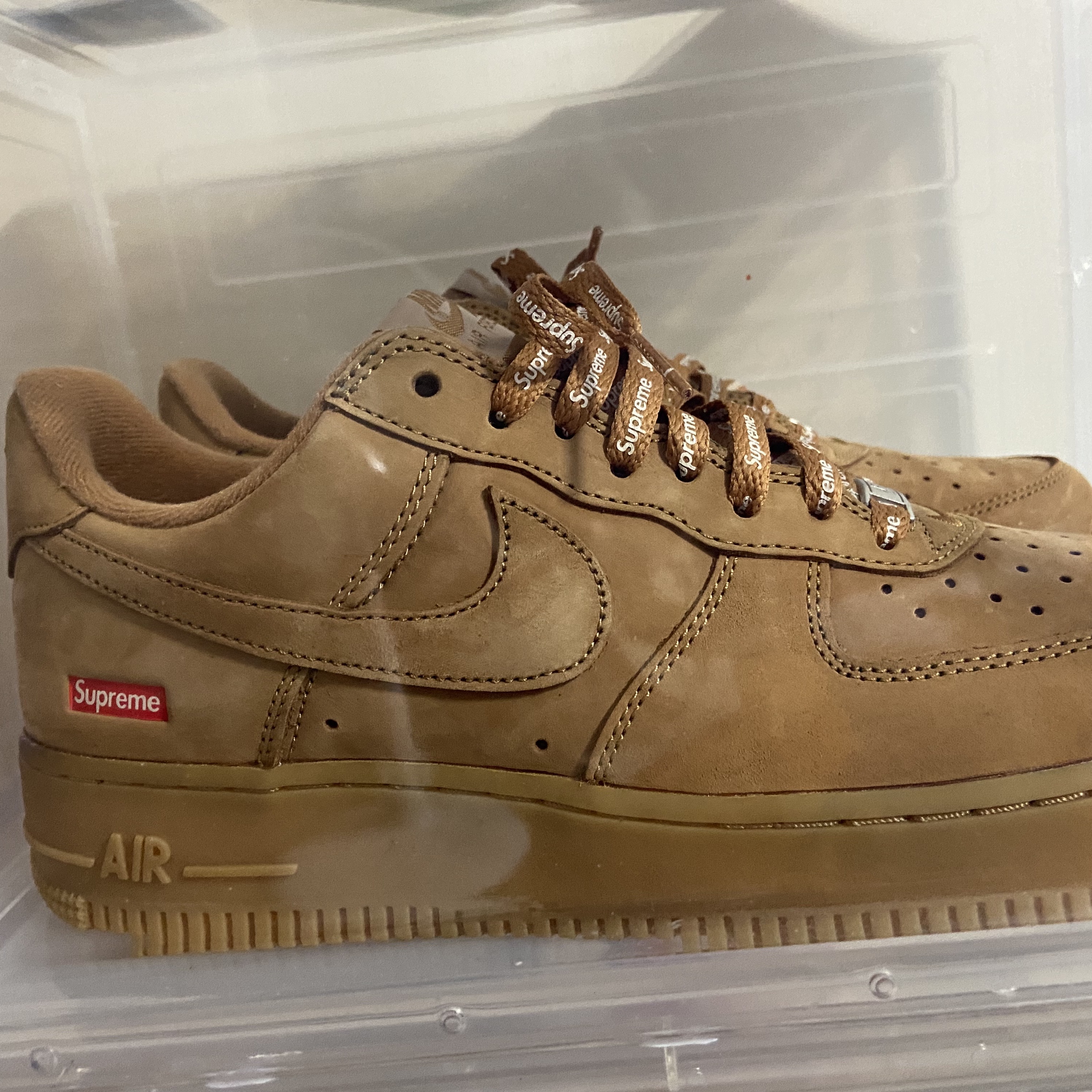 Nike x Supreme Air Force 1 Low Flax 착용 스타일