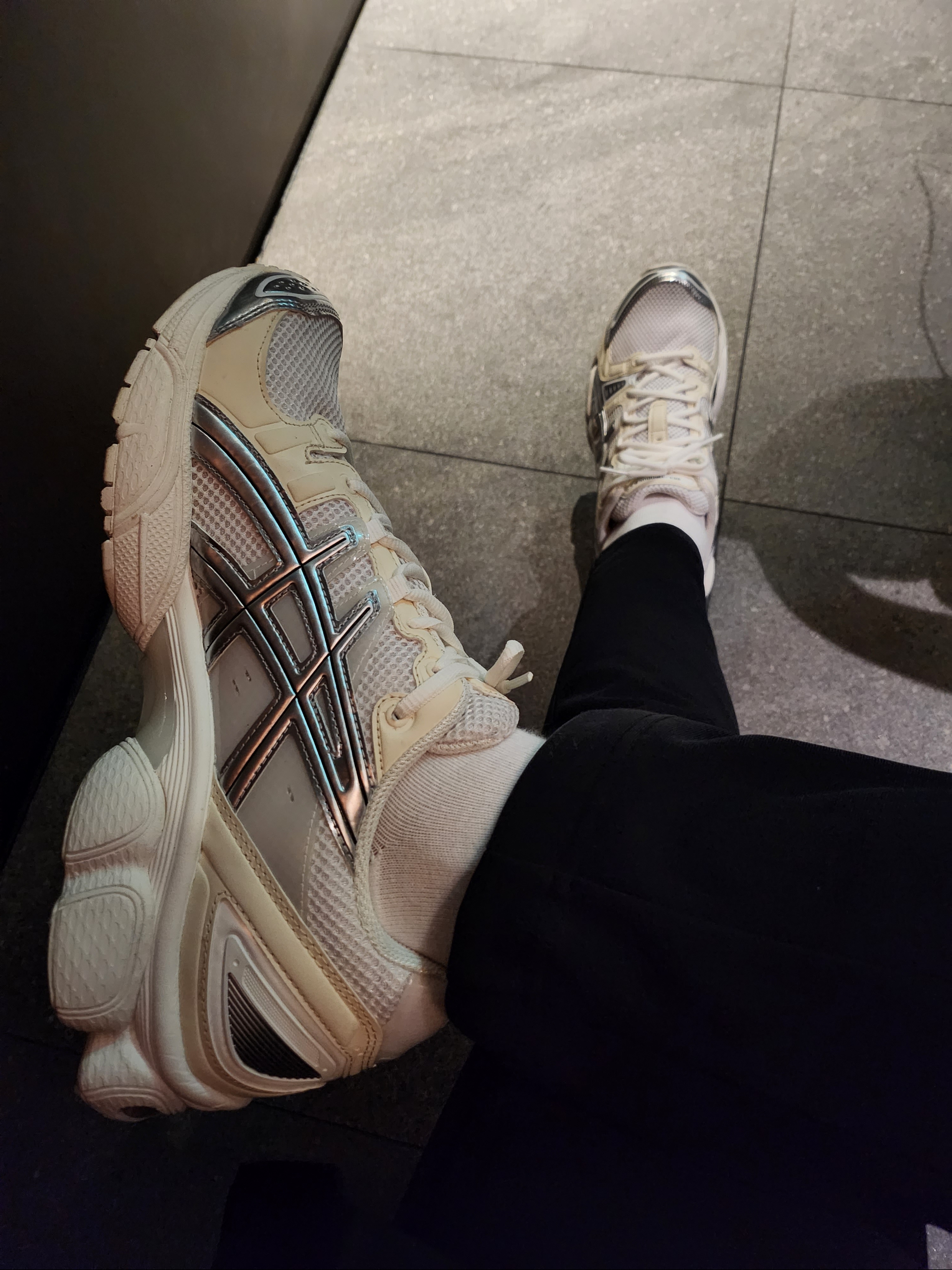 Asics x Wind and Sea Gel-Nimbus 9 White Pure Silver 착용 스타일