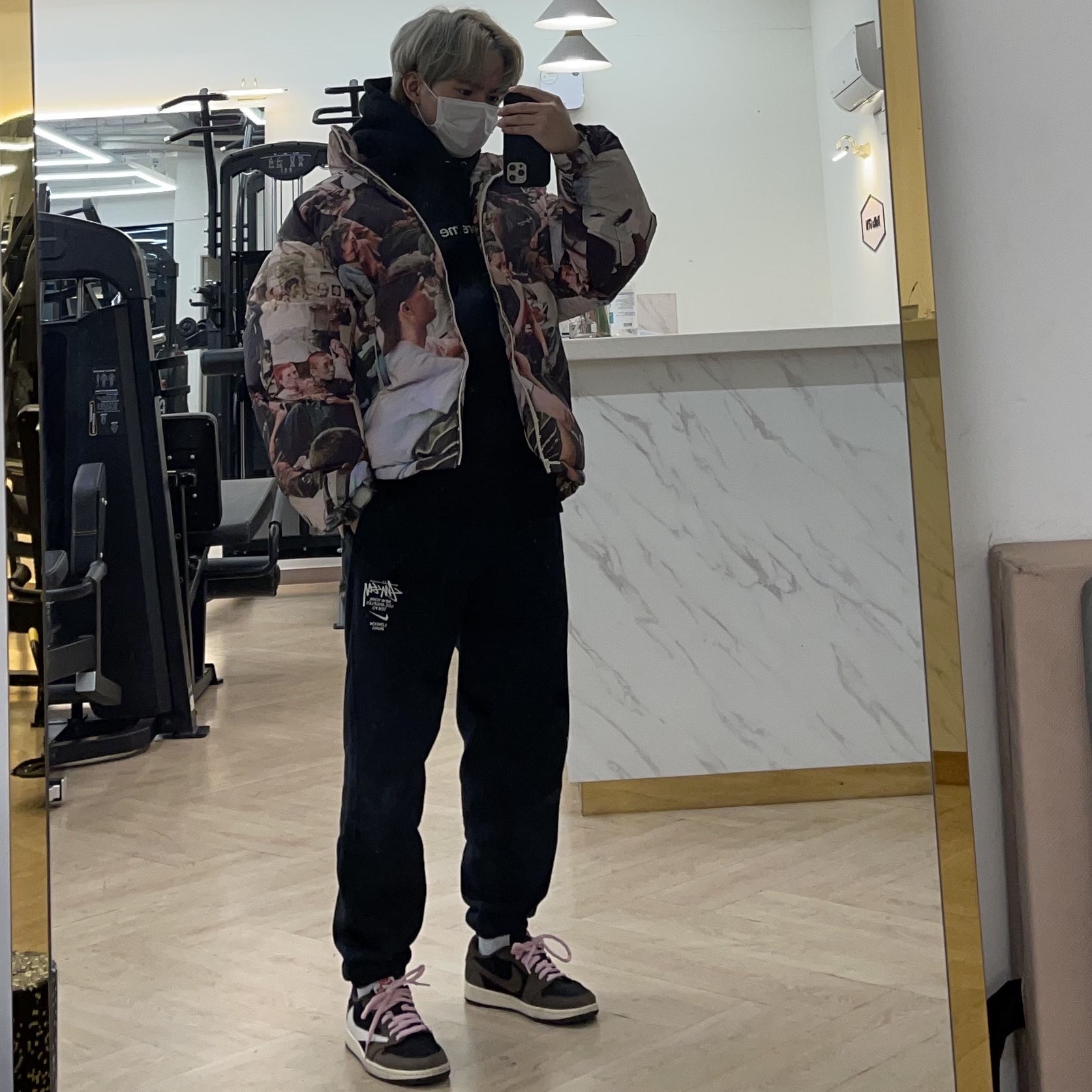 Supreme Box Logo Hooded Sweatshirt Black - 21FW, Supreme Lafayette Reflective Down Jacket Multicolor - 21FW 착용 스타일