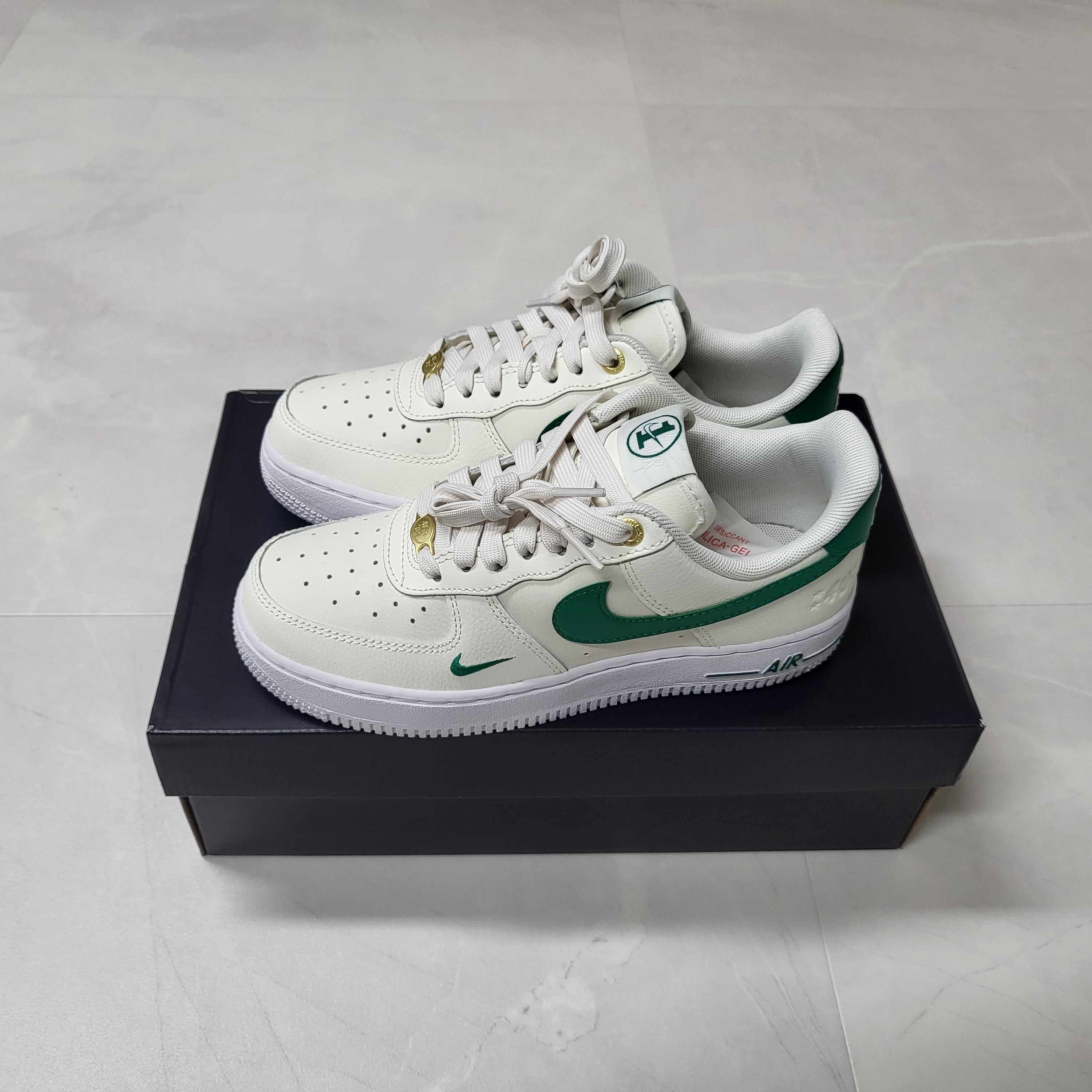 (W) Nike Air Force 1 '07 SE 40th Anniversary Join Forces Sail Malachite 착용 스타일 - 2