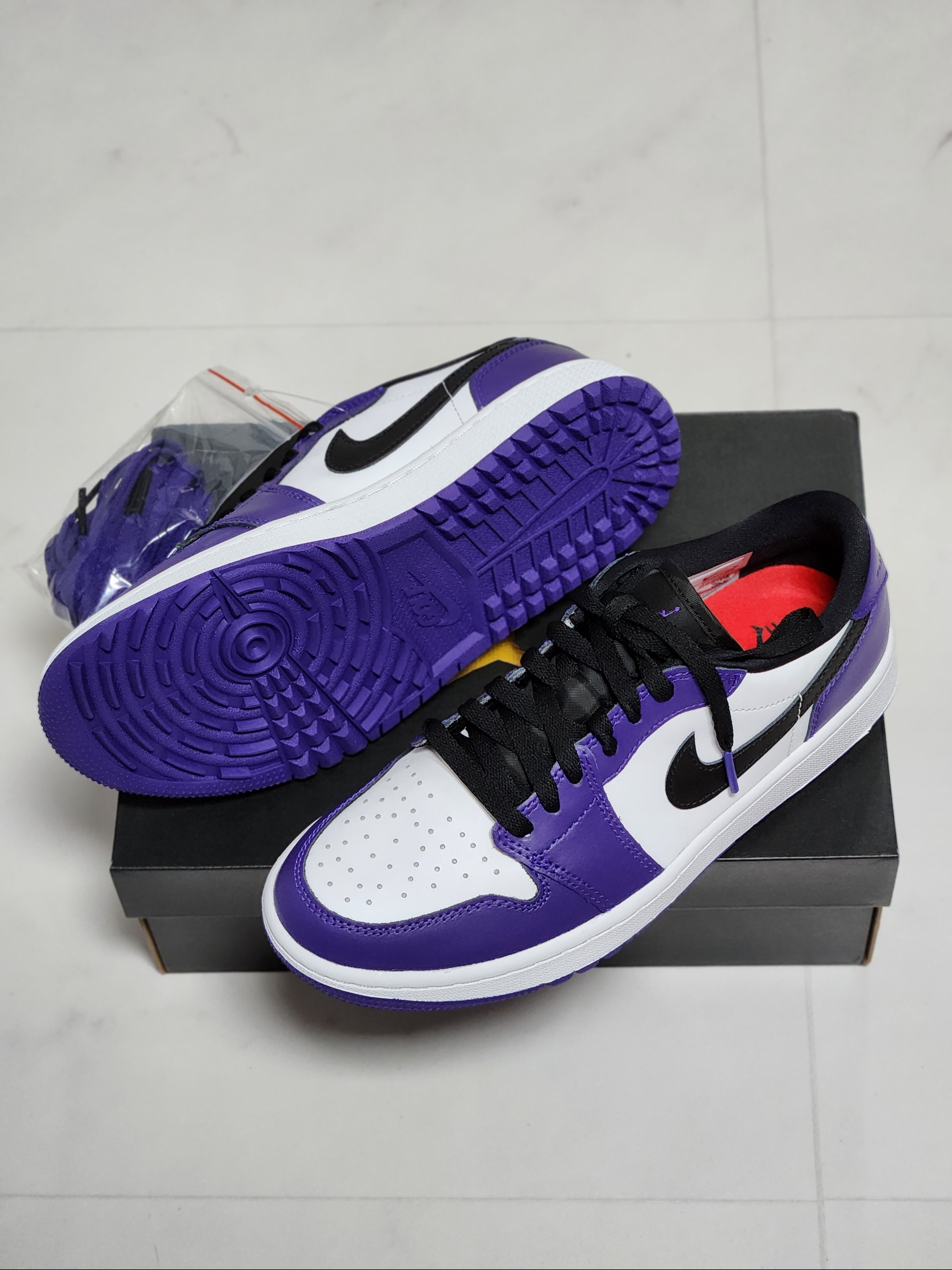 Jordan 1 Low Golf Court Purple 착용 스타일 - 1