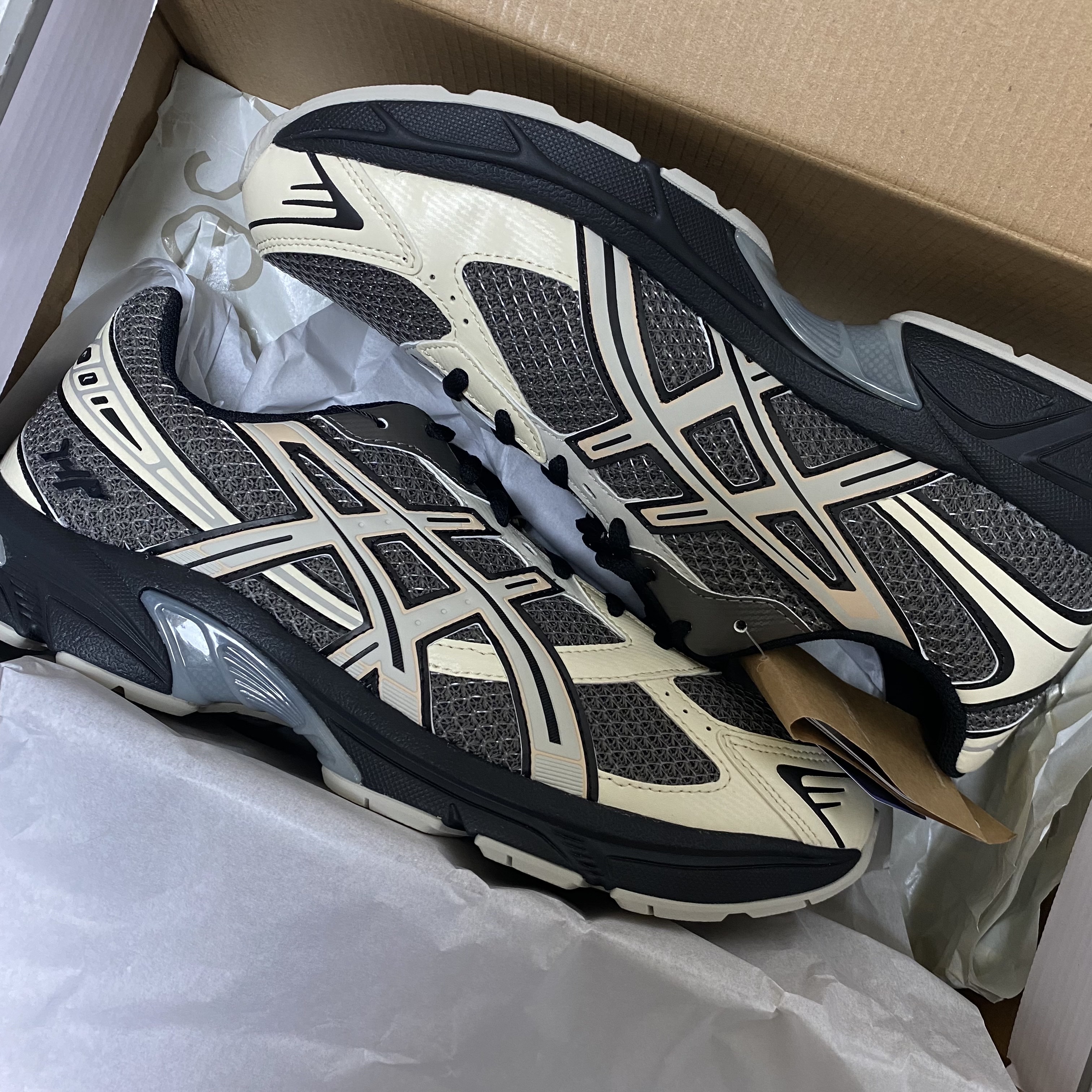 Asics x I4P Gel-1130 Mink Glacier Grey 착용 스타일