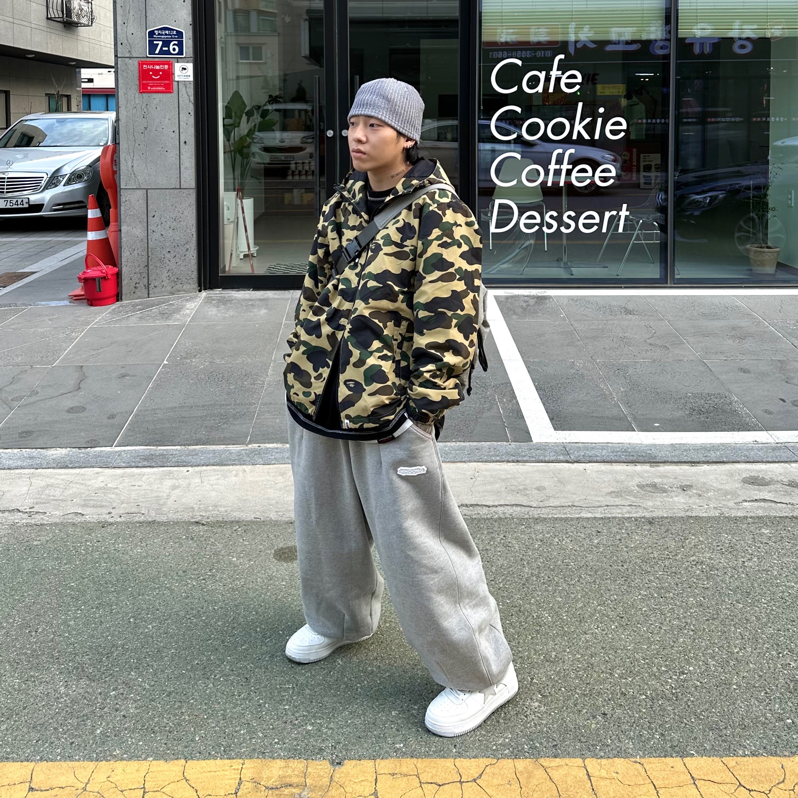 BAPE x JJJJound Bape Sta Low White Light Grey 착용 스타일 - 2