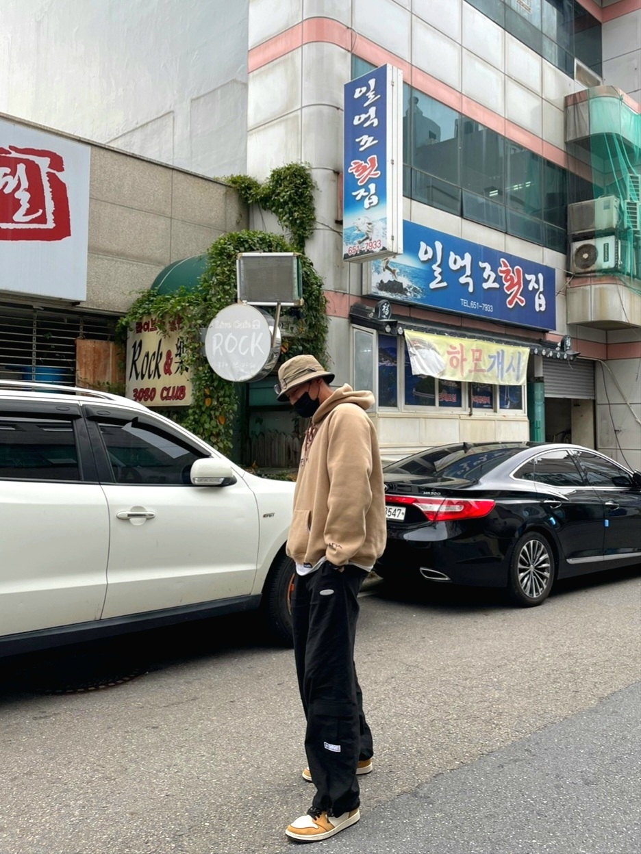 Jordan 1 Retro High Rookie of the Year 착용 스타일 - 1