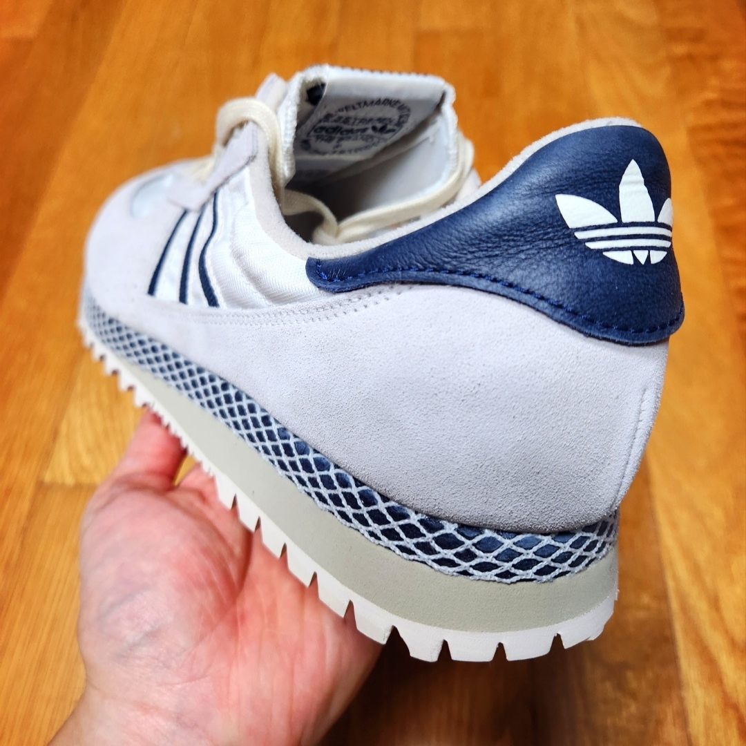 Adidas City Marathon PT Beige Navy 착용 스타일 - 3