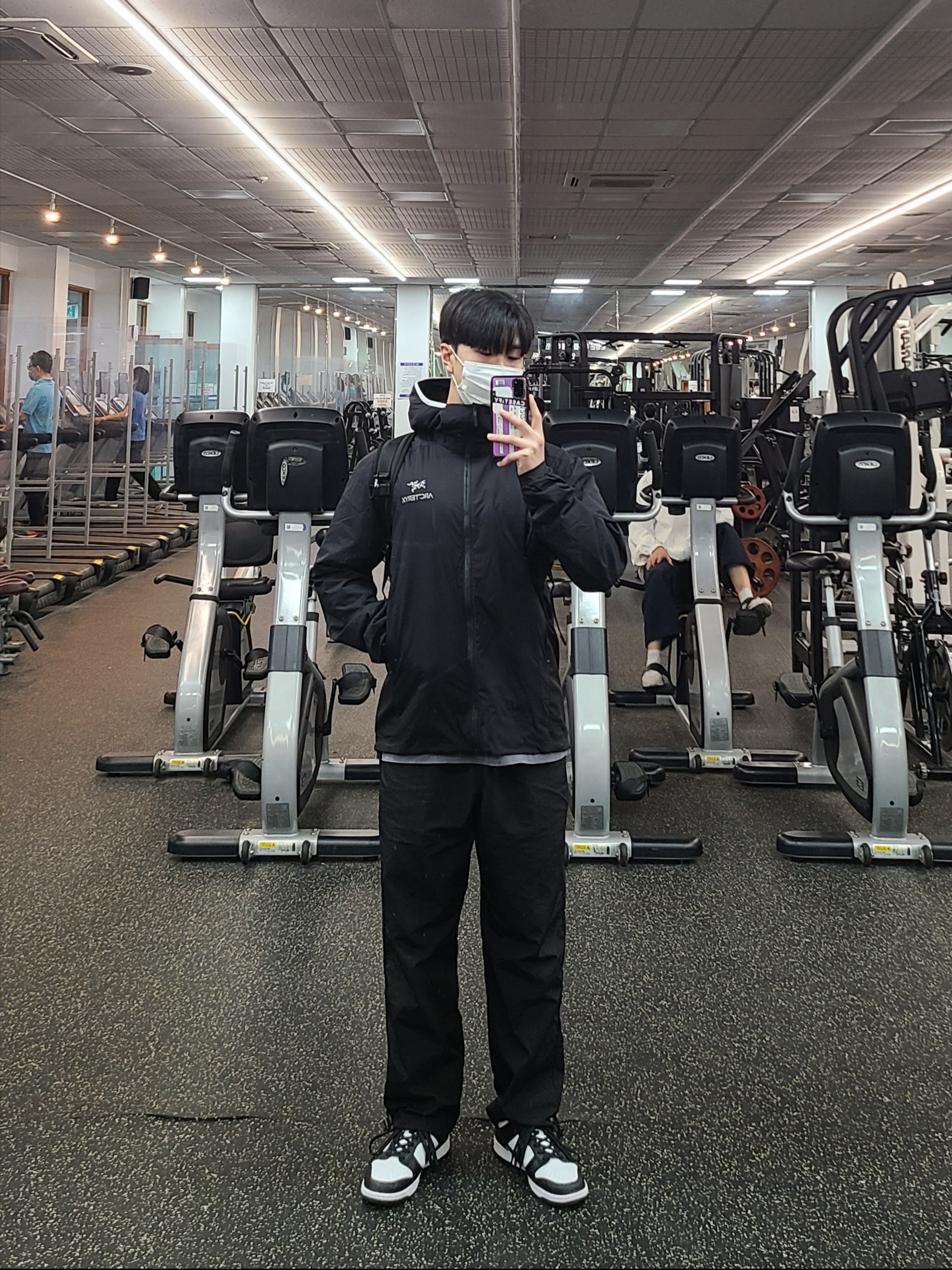 Arc'teryx Atom LT Hoody Black, Nike Dunk Low Retro Black 착용 스타일
