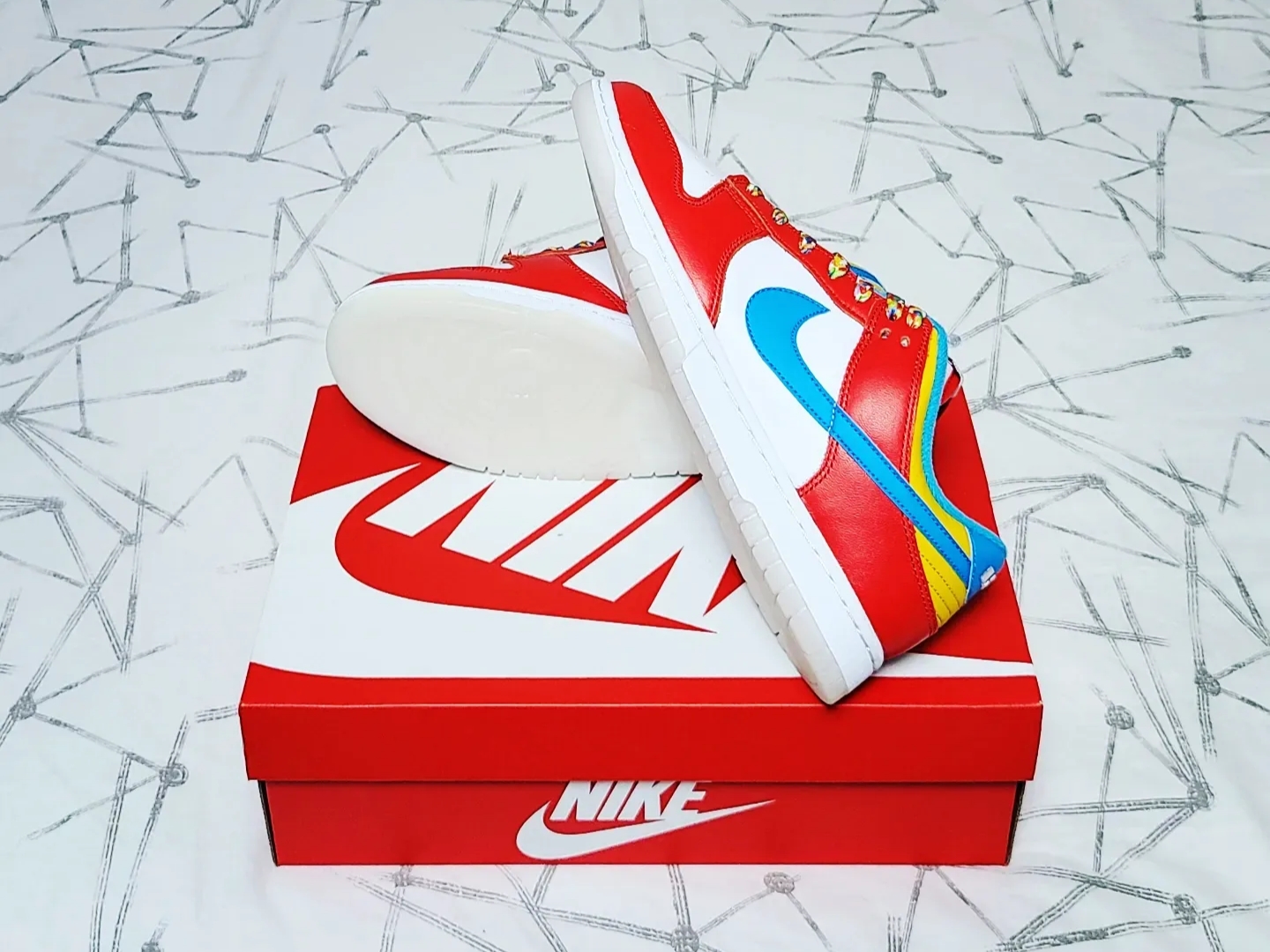 Nike x LeBron James x Fruity Pebbles Dunk Low QS Habanero Red 착용 스타일 - 4