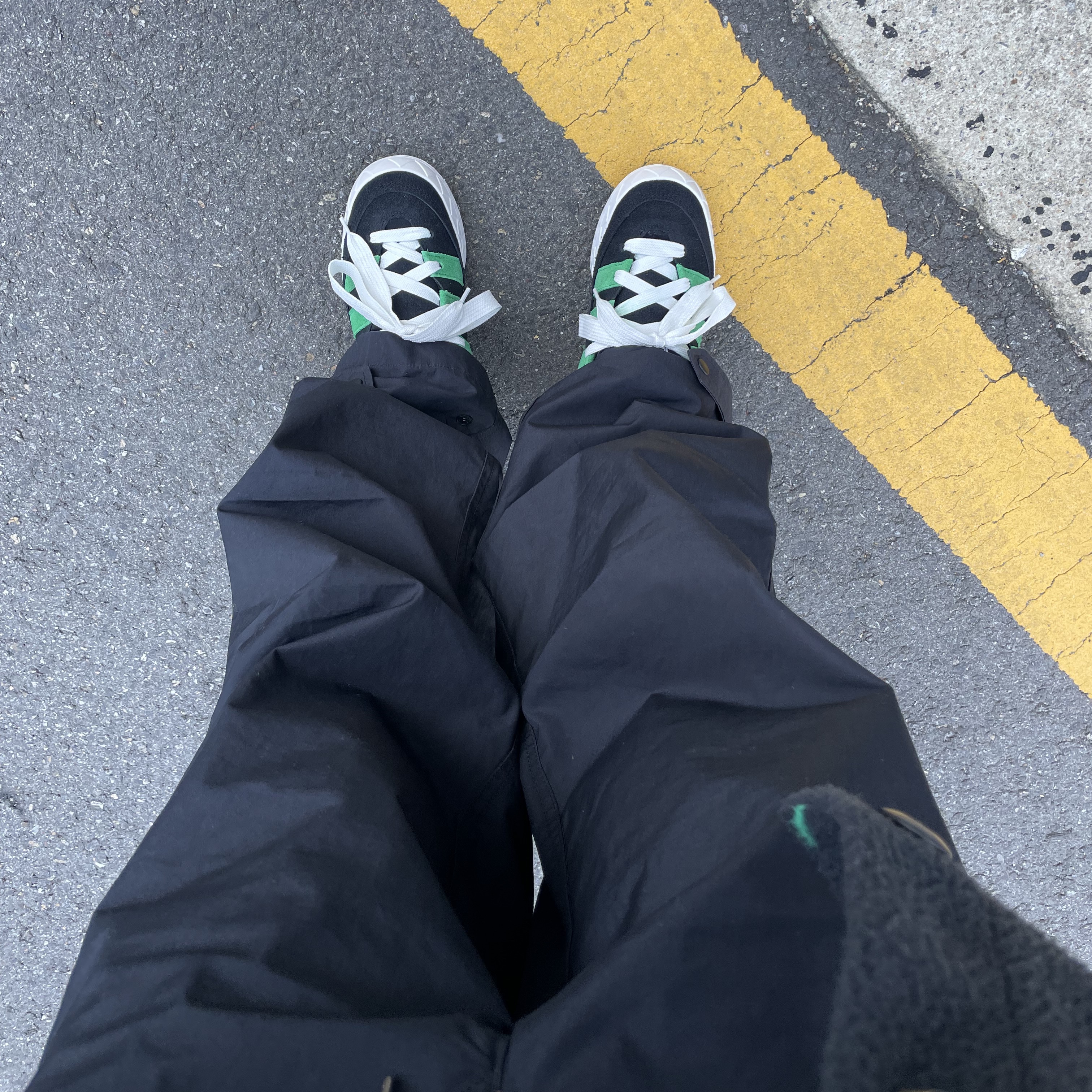 Adidas x Atmos x XLarge Adimatic Core Black Green, Nike ACG AW84 Fleece Cap Lucid Green 착용 스타일 - 3